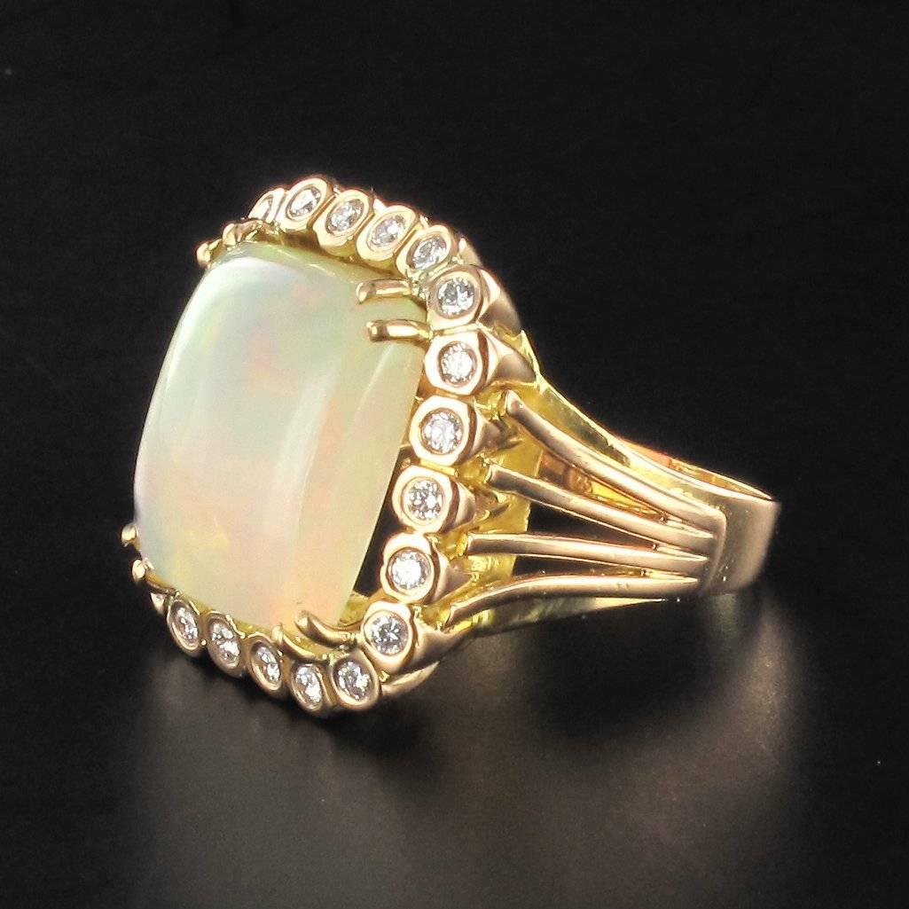 1960s 7.32 Carat Opal Diamond 18 Carat Rose Gold Retro Ring For Sale 6