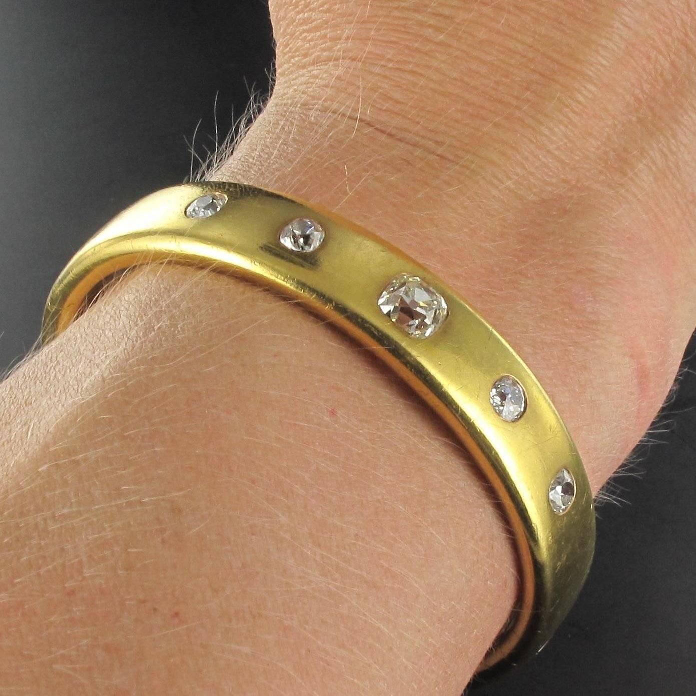French 1st Half of 19th Century 3.45 Carat Diamond Gold Bangle Bracelet 8