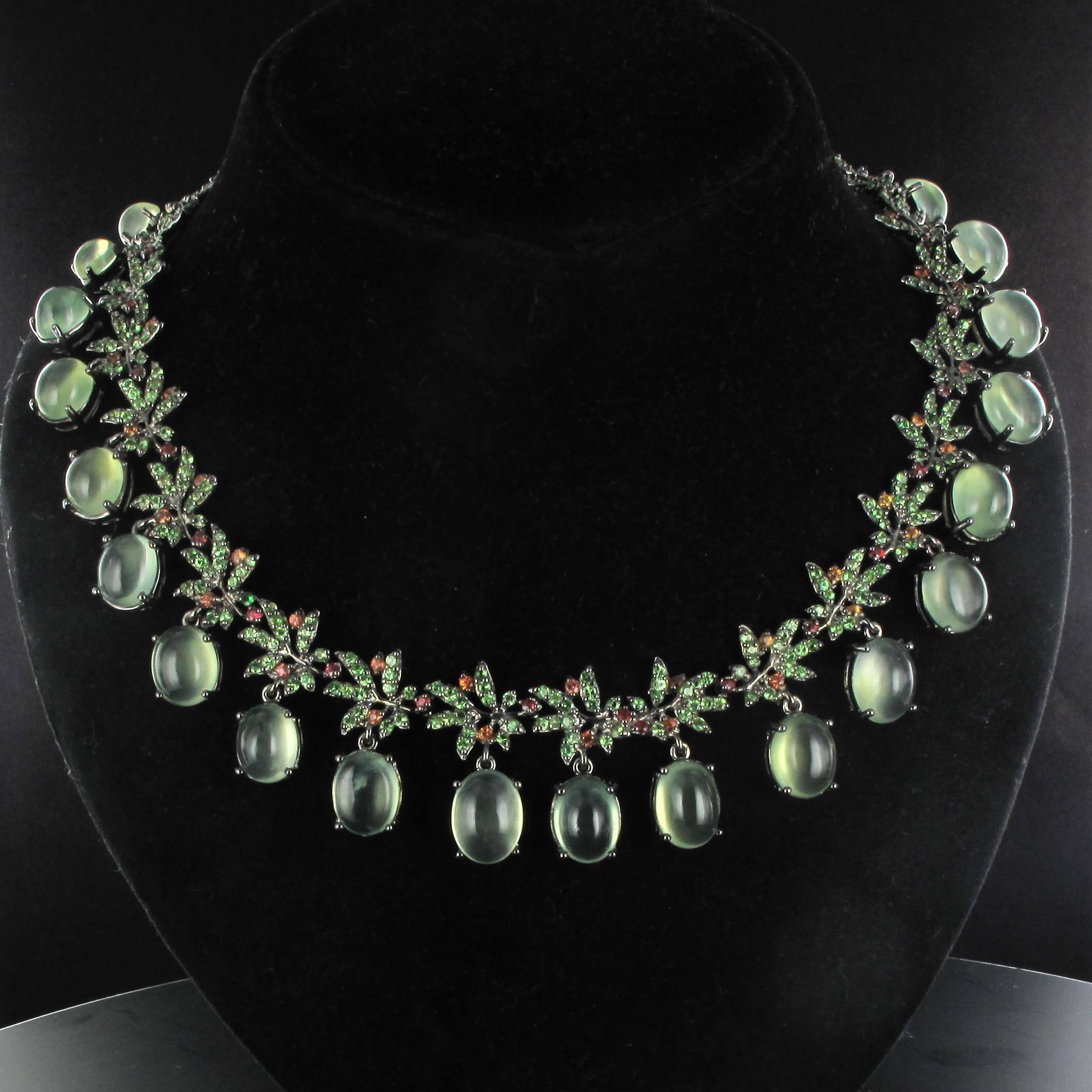 Collana moderna in argento con zaffiro arancione, prehnite e granato verde scurito in vendita 7