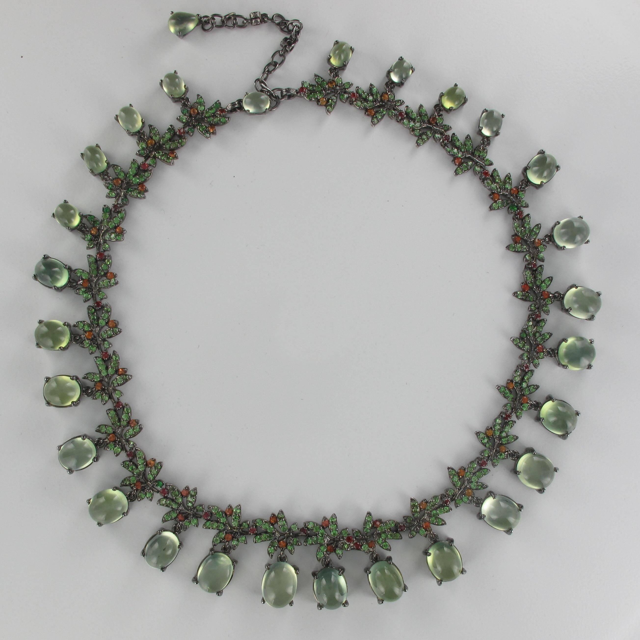 Collana moderna in argento con zaffiro arancione, prehnite e granato verde scurito in vendita 10