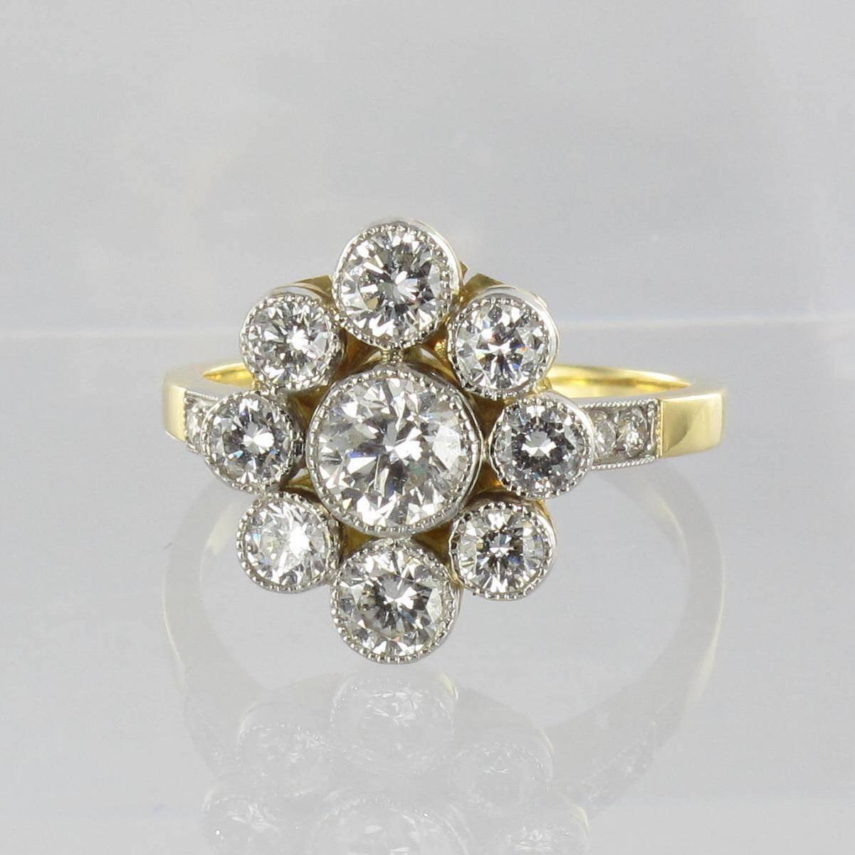 French 1.10 Carat Brillant Cut Diamond Gold Platinum Cluster Engagement Ring In Excellent Condition In Poitiers, FR