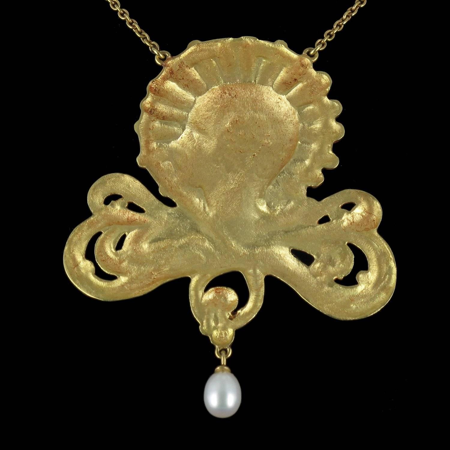 French Art Nouveau Pearl Gold Necklace Featuring a Woman’s Head For Sale 2