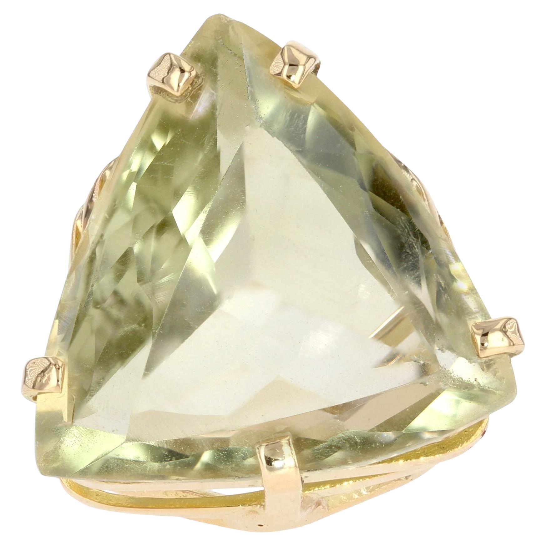 Bague cocktail en or jaune 18 carats sertie de quartz citron 23 carats des années 1970 en vente