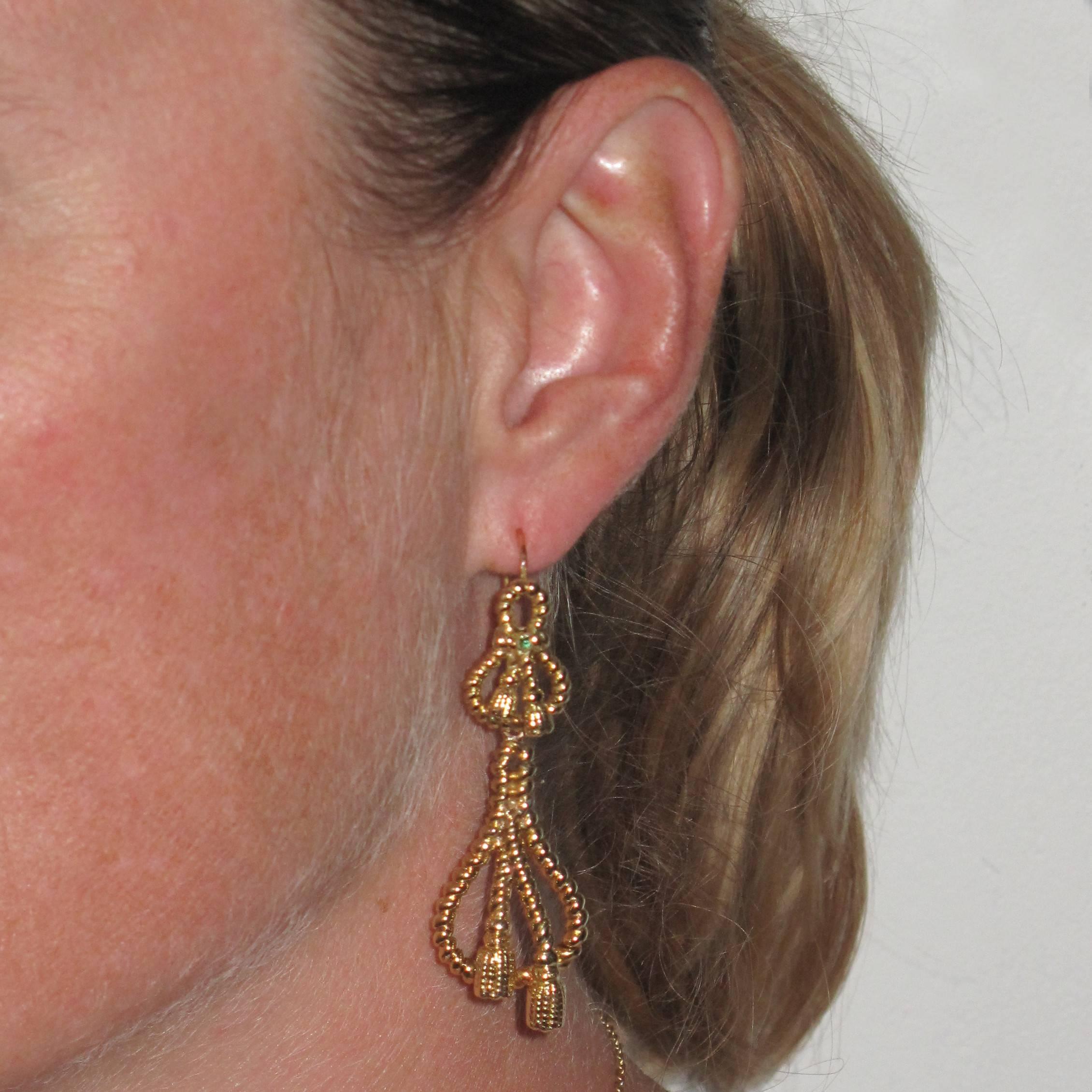 French 19th Century Emerald 18 carats Yellow Gold Drop Dangle Earrings In Excellent Condition In Poitiers, FR