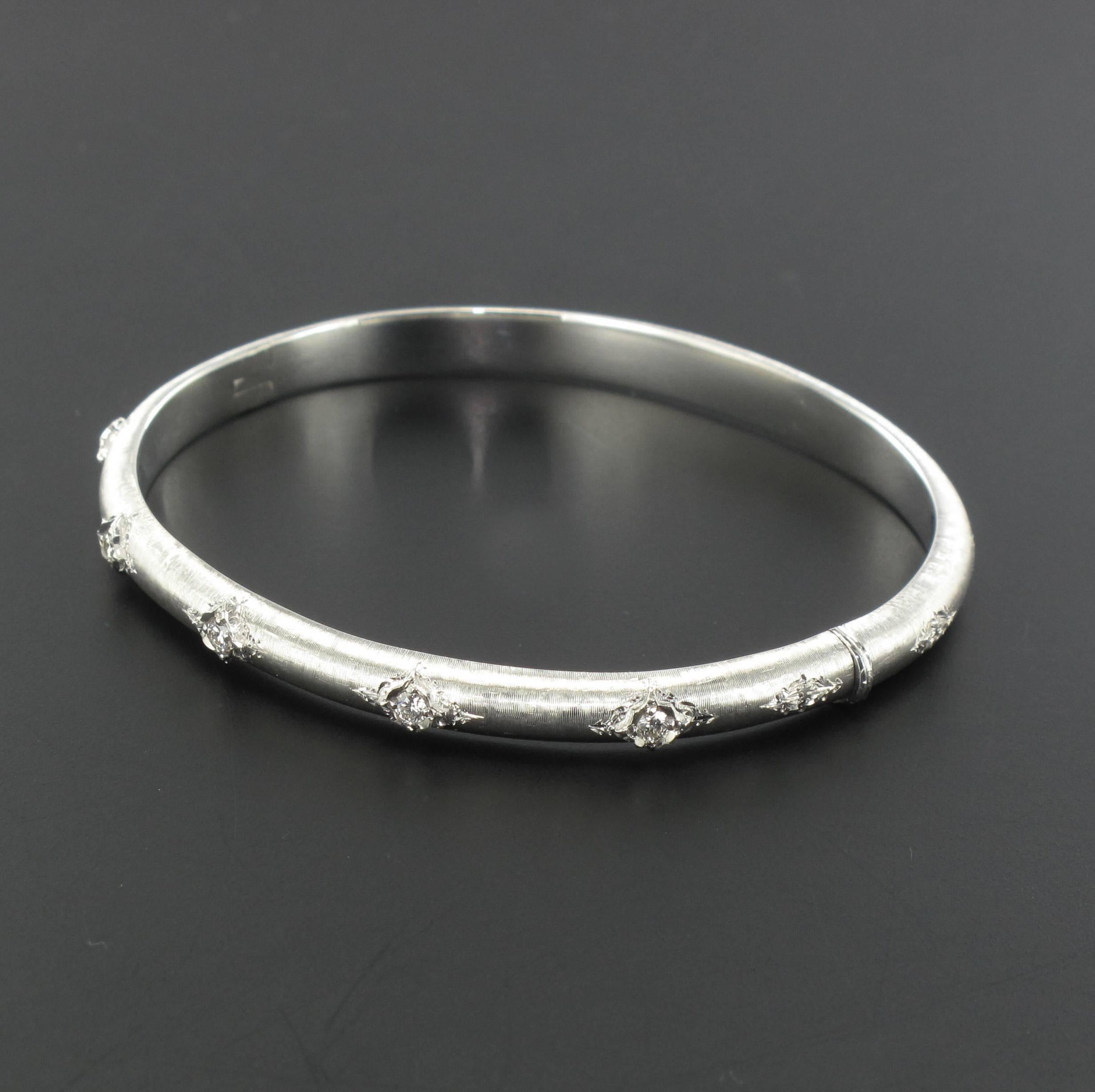 Brushed Diamond Bangle Bracelet In New Condition For Sale In Poitiers, FR