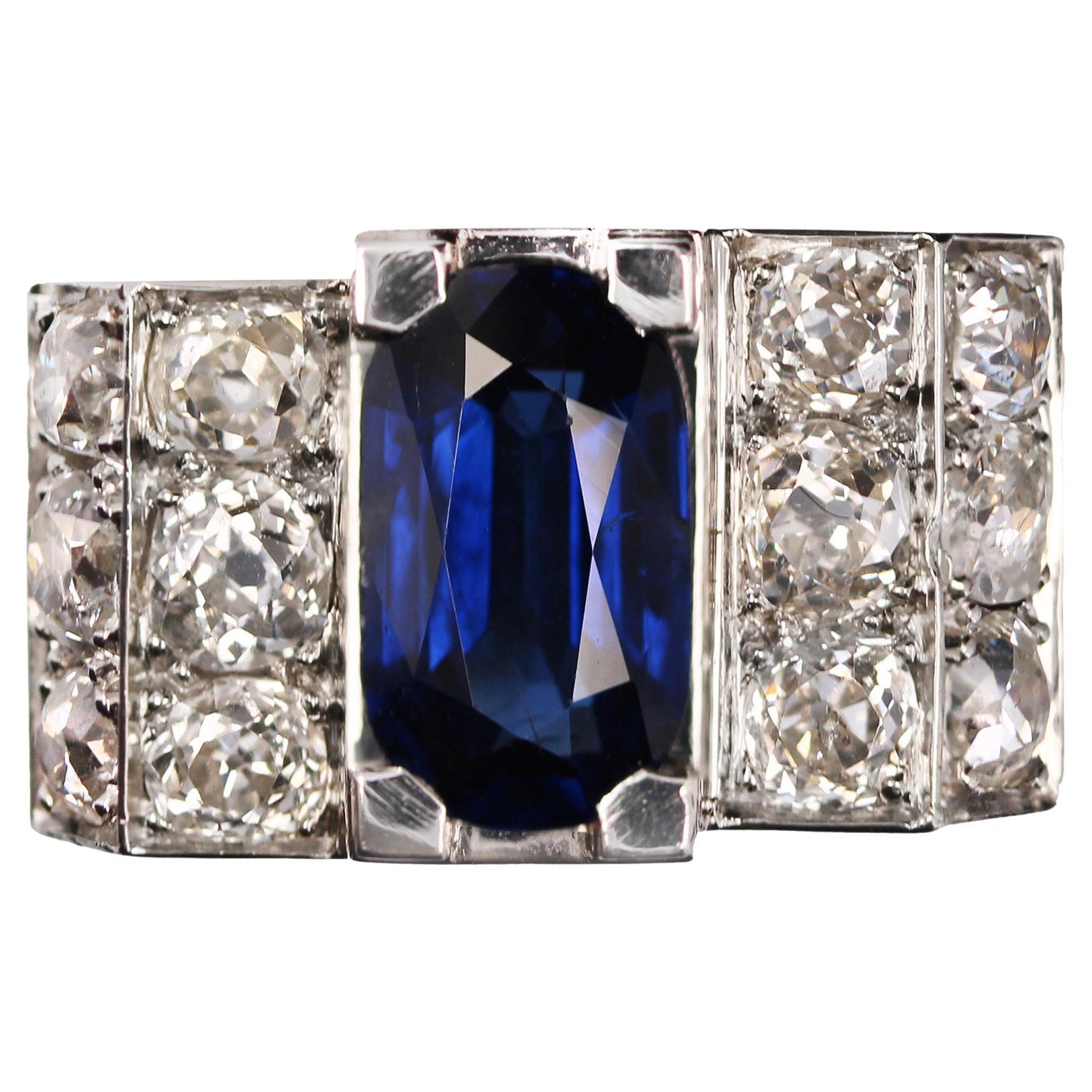 Anello francese del 1930 con zaffiro e diamanti in platino da 2,50 carati