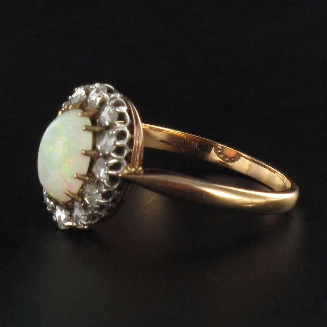1850s Australian Opal Diamond Rose Gold Cluster Ring In Excellent Condition In Poitiers, FR