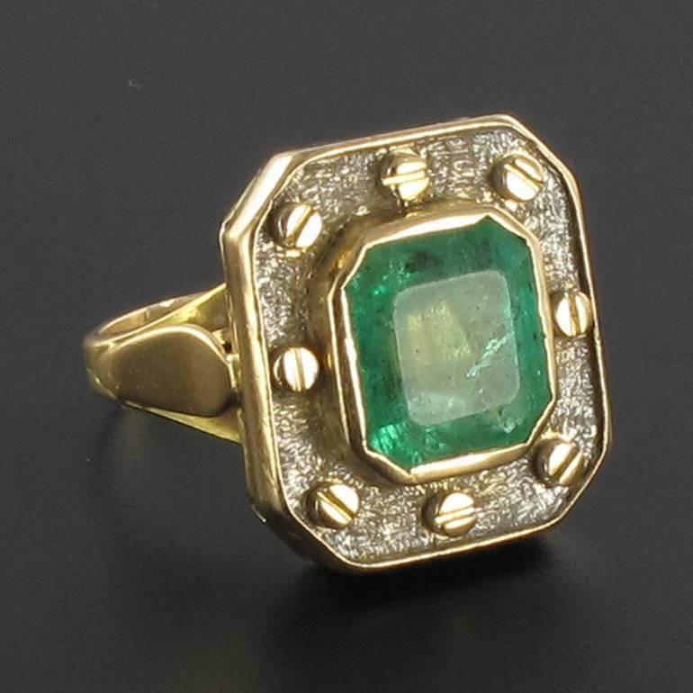 3.5 carat Emerald Two Color Gold Ring In Excellent Condition In Poitiers, FR