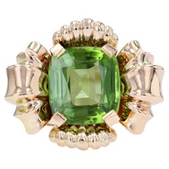 1960s 7.76 Carat Peridot 18 Karat Rose Gold Flower Ring