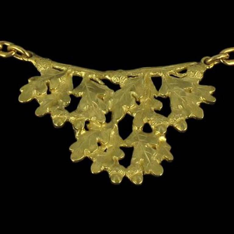 Women's French Oak Leaves Gold Drapery Necklace