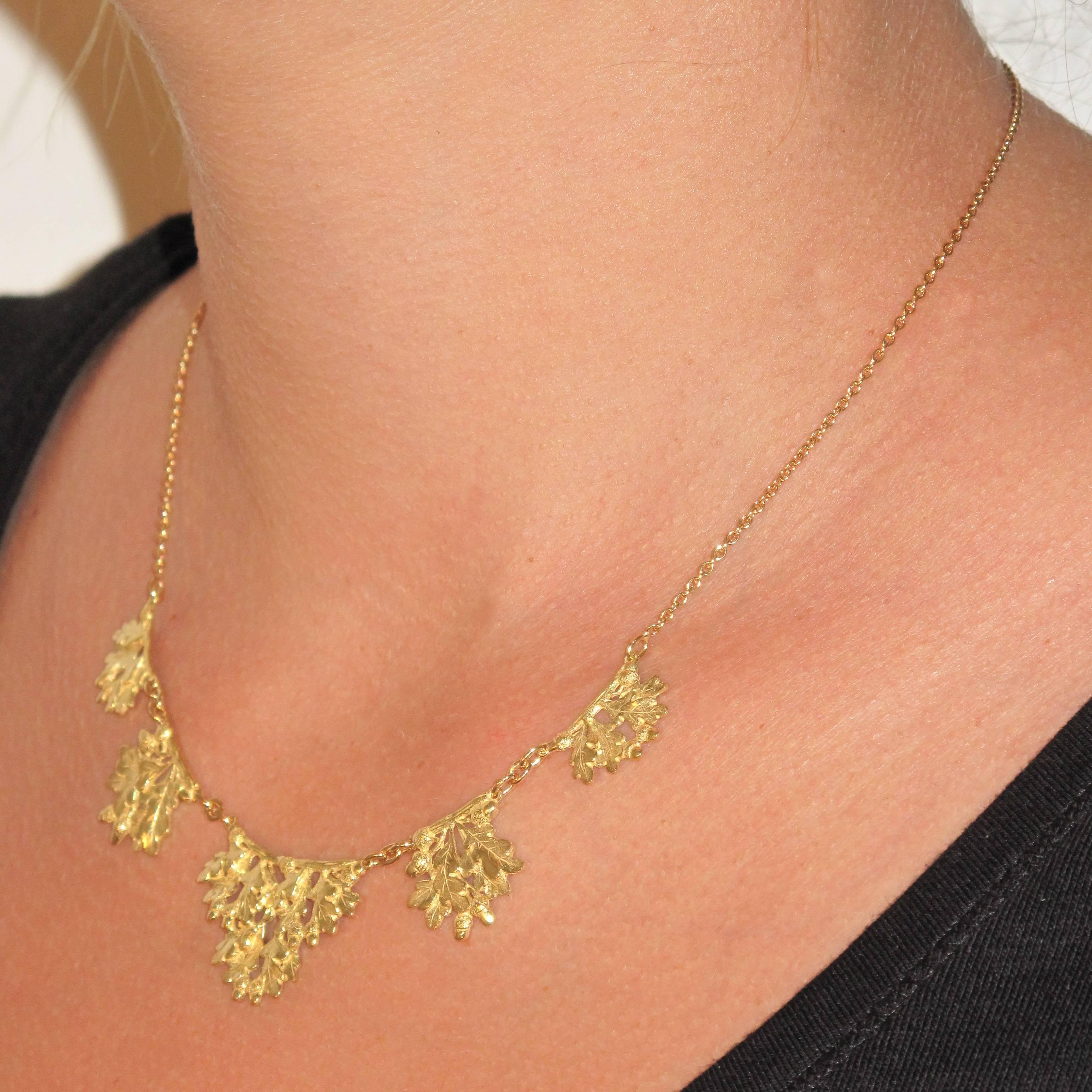 Napoleon III French Oak Leaves Gold Drapery Necklace