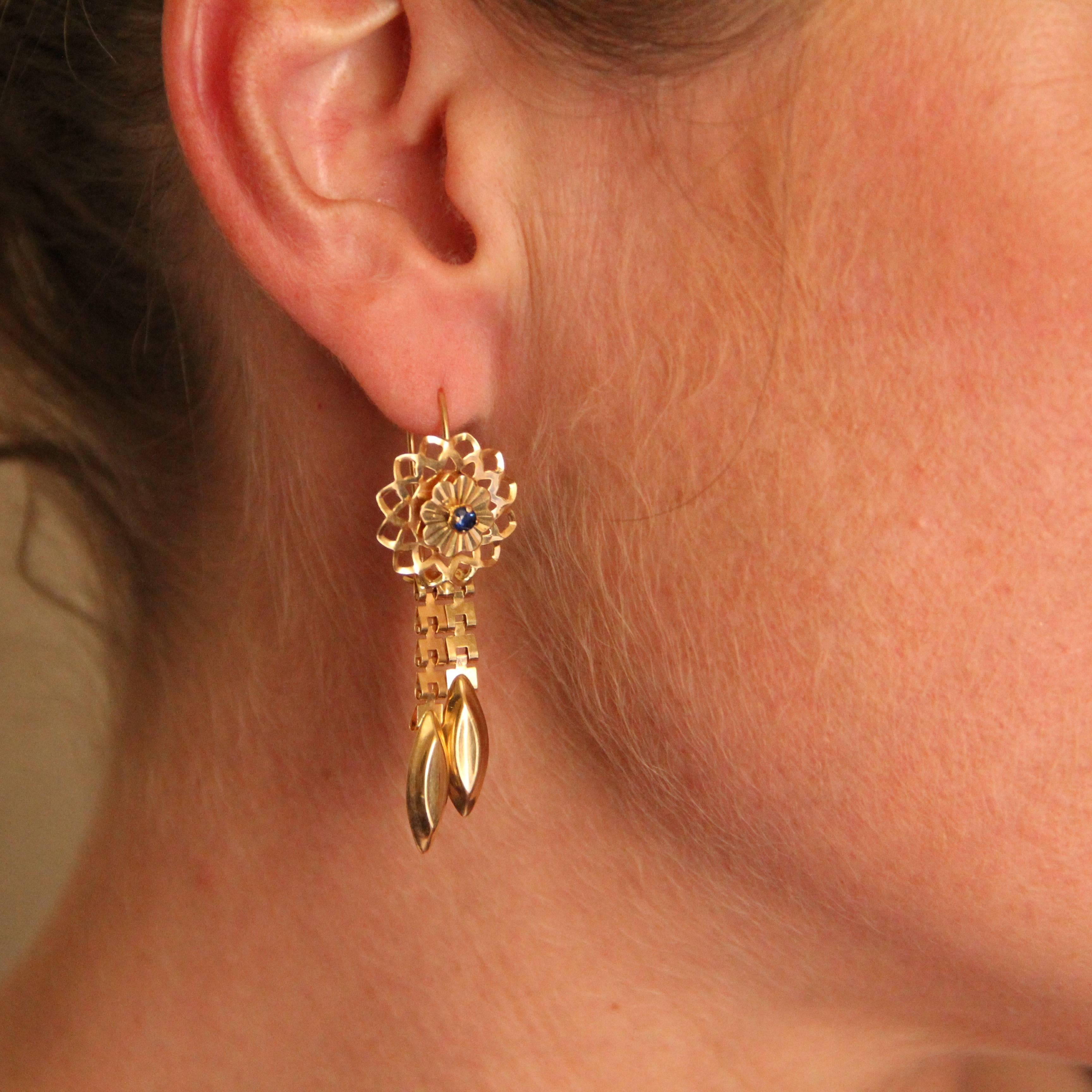 1960s Retro Sapphire and Gold Earrings  In Excellent Condition In Poitiers, FR