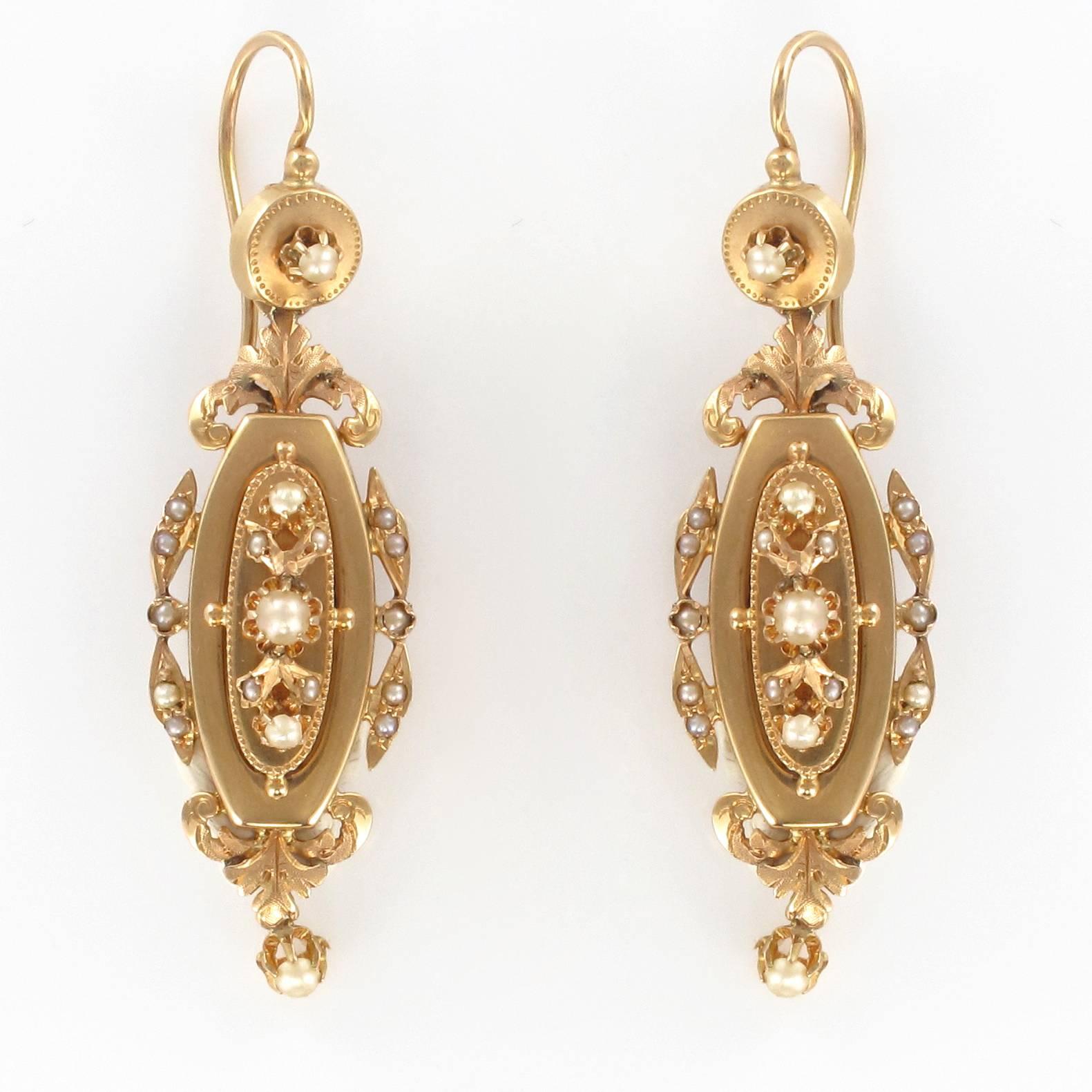 French Napoleon III Fine Pearl Gold Dangle Earrings and Pendant Parure  8