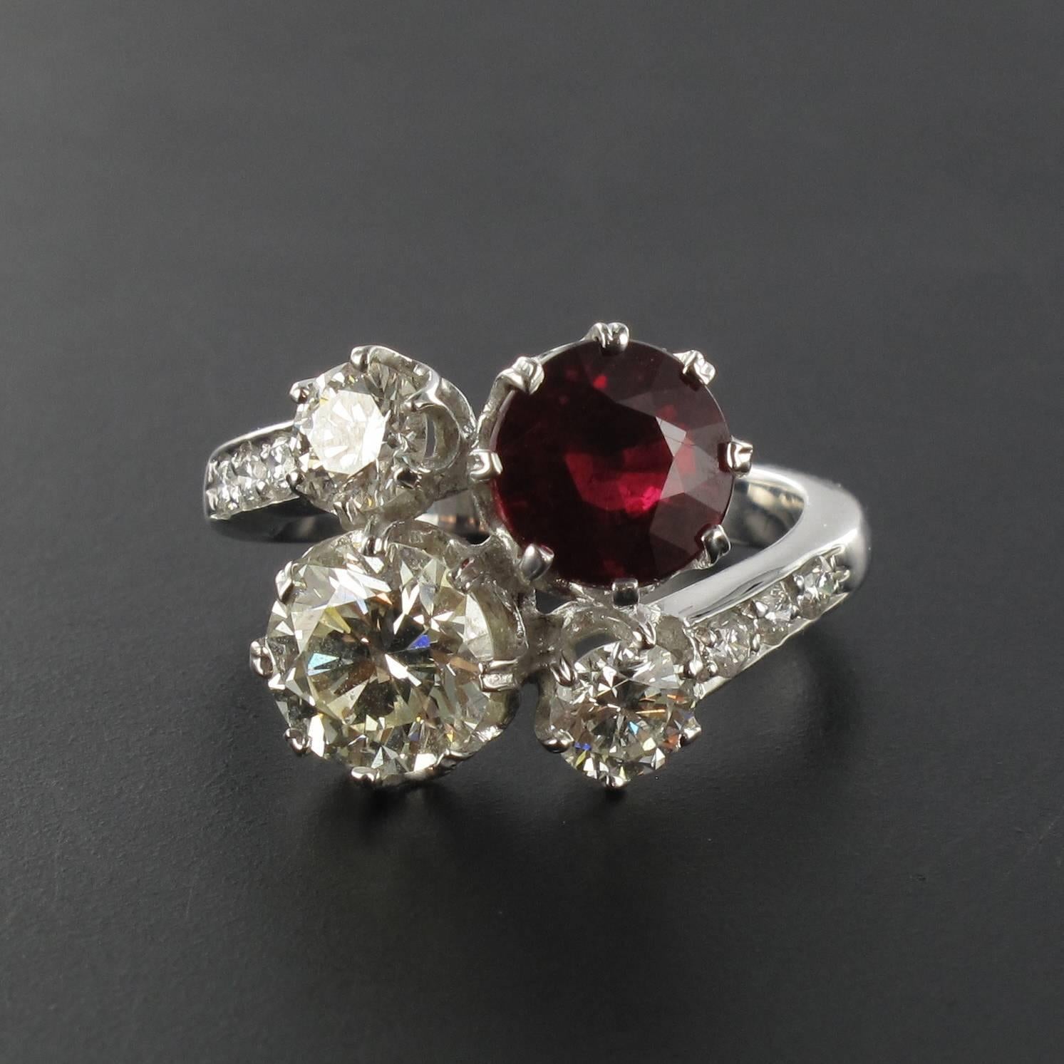French 2.04 Carat Ruby Diamond 18 Karat White Gold Toi et Moi Engagement Ring For Sale 12