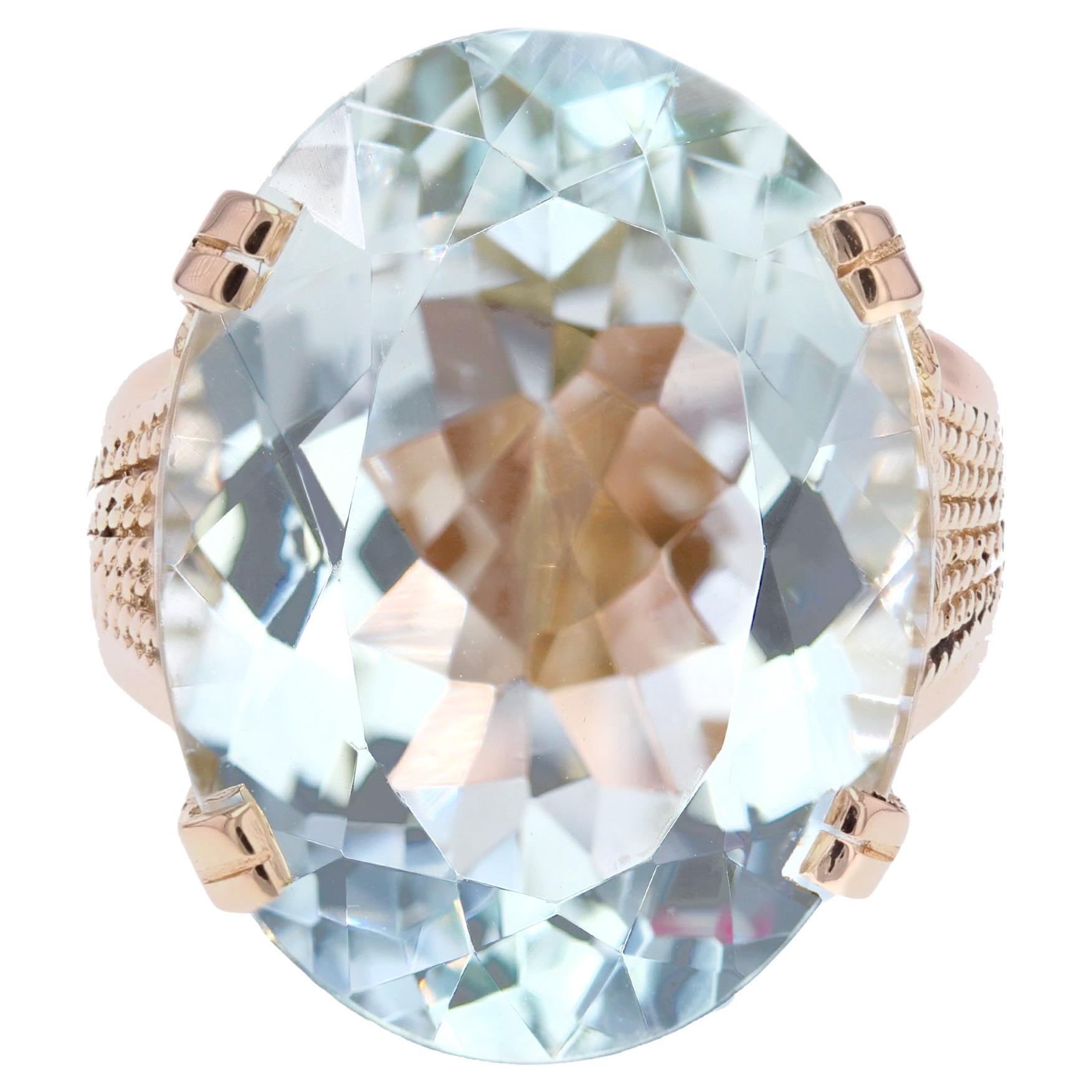 Französischer 1960er Jahre 15 Karat Aquamarin 18 Karat Rose Gold Cocktail Ring