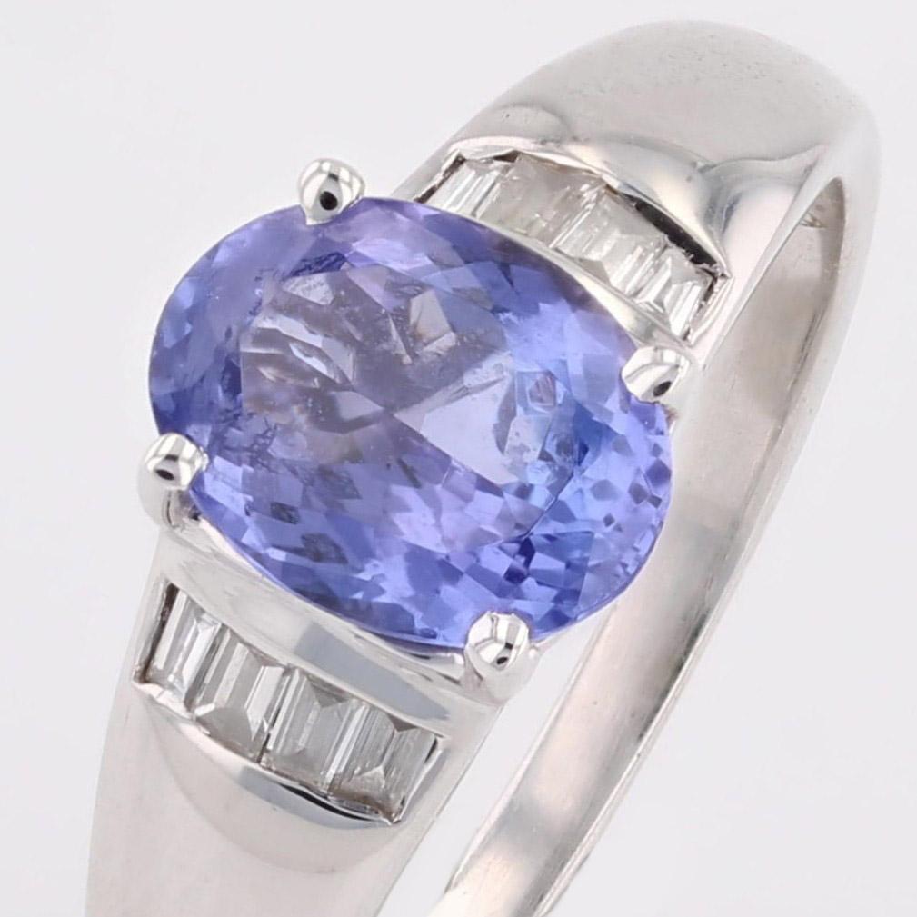 Anello moderno con diamanti di tanzanite in oro bianco da 18 carati in vendita 7