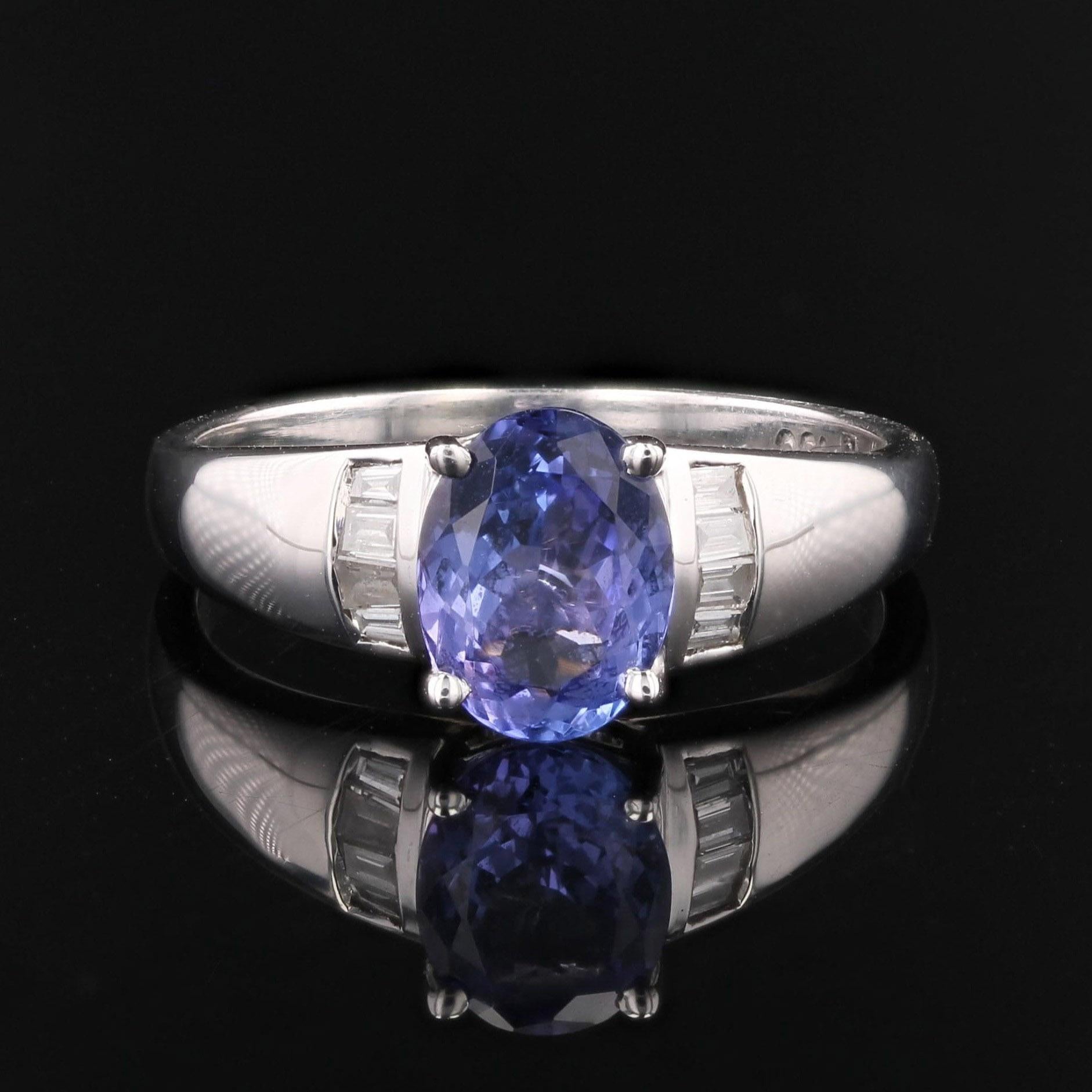 Anello moderno con diamanti di tanzanite in oro bianco da 18 carati In condizioni ottime in vendita a Poitiers, FR