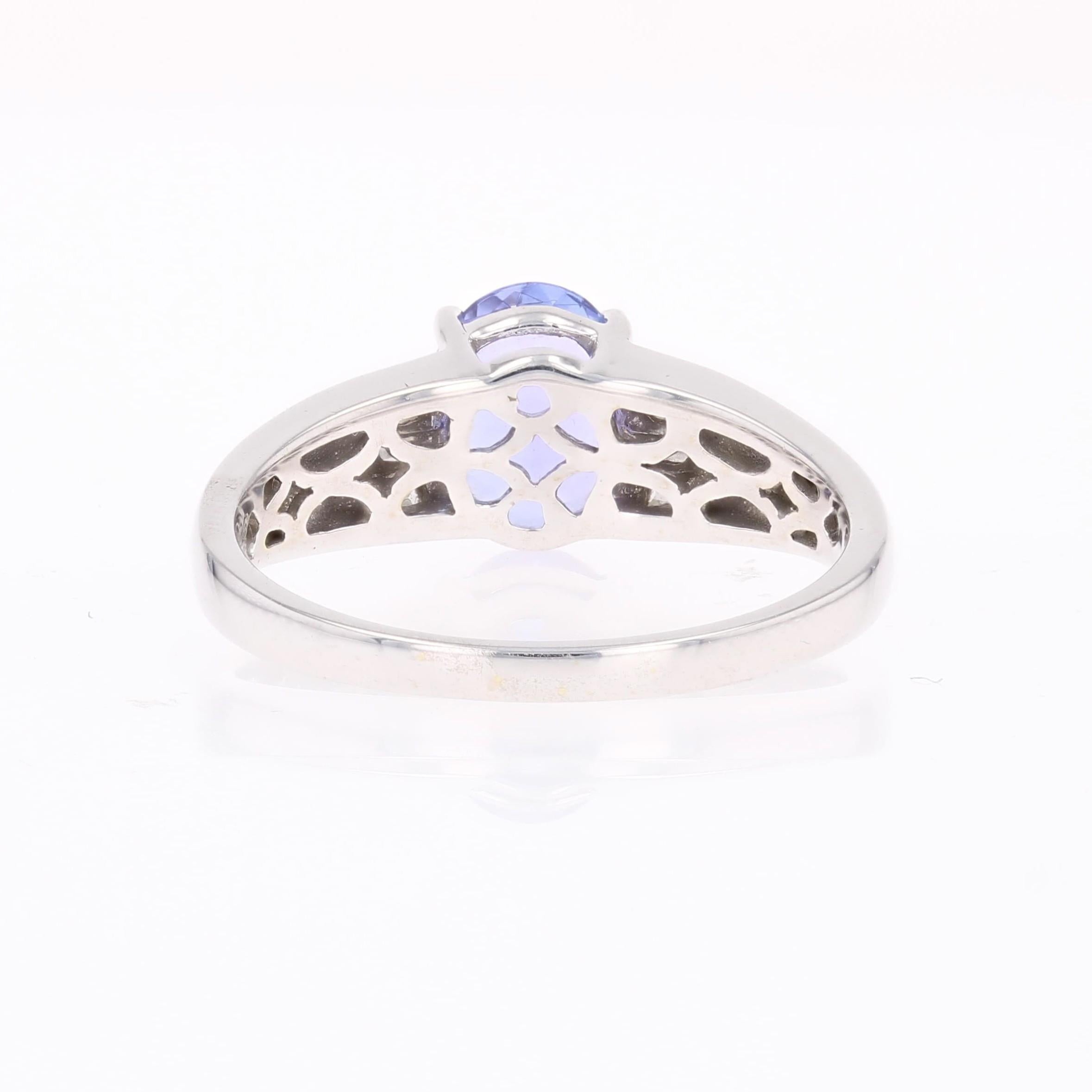 Anello moderno con diamanti di tanzanite in oro bianco da 18 carati in vendita 9