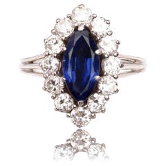Anello Marquise con zaffiro e diamanti in oro bianco 18 carati degli anni '70