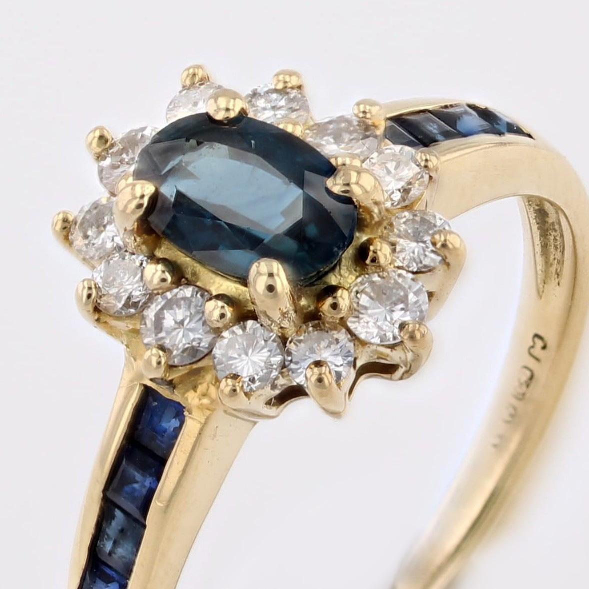 Bague marguerite moderne en or jaune 18 carats avec saphirs et diamants en vente 3