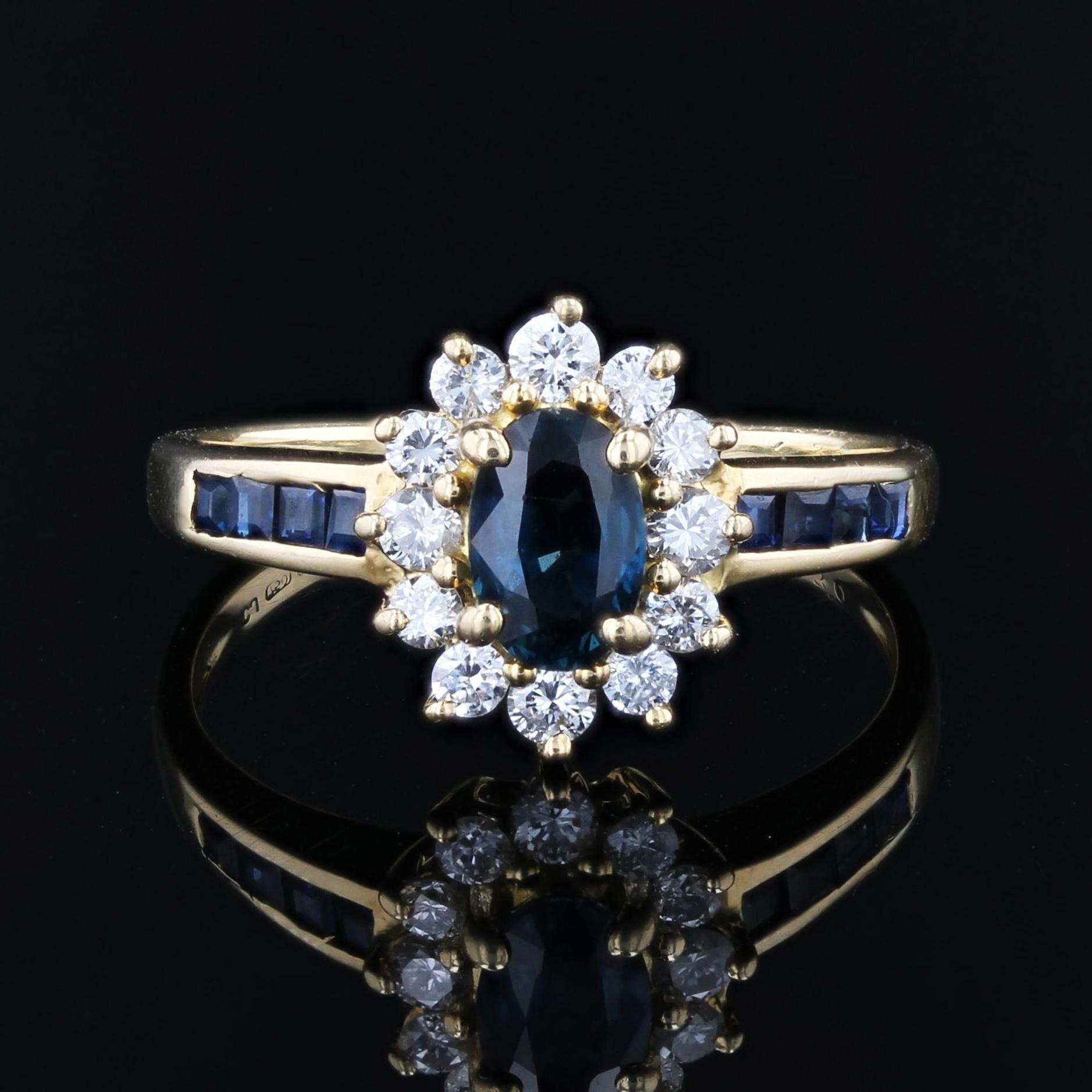 Bague marguerite moderne en or jaune 18 carats avec saphirs et diamants Bon état - En vente à Poitiers, FR