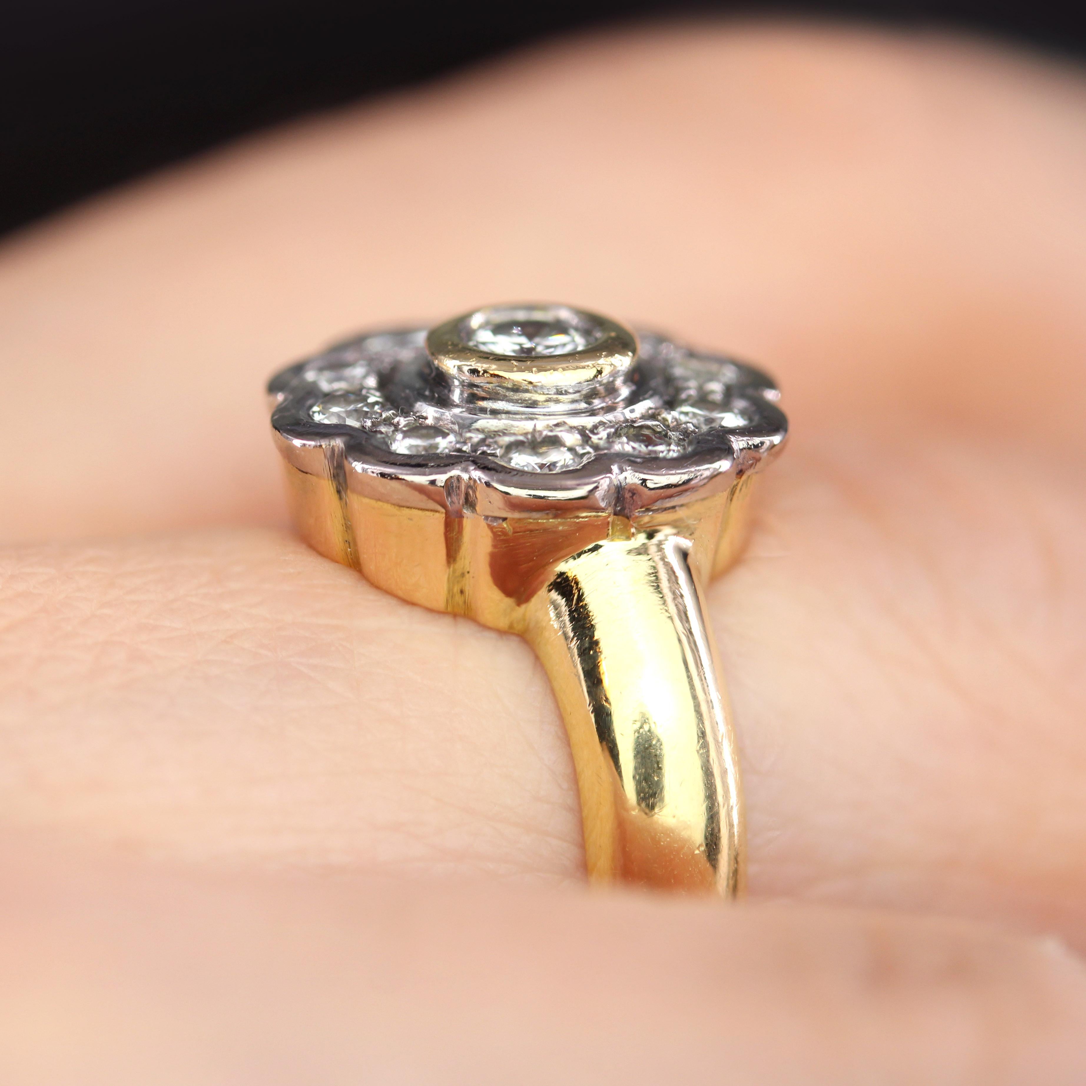 Modern Diamonds Bague marguerite en or jaune blanc 18 carats en vente 7