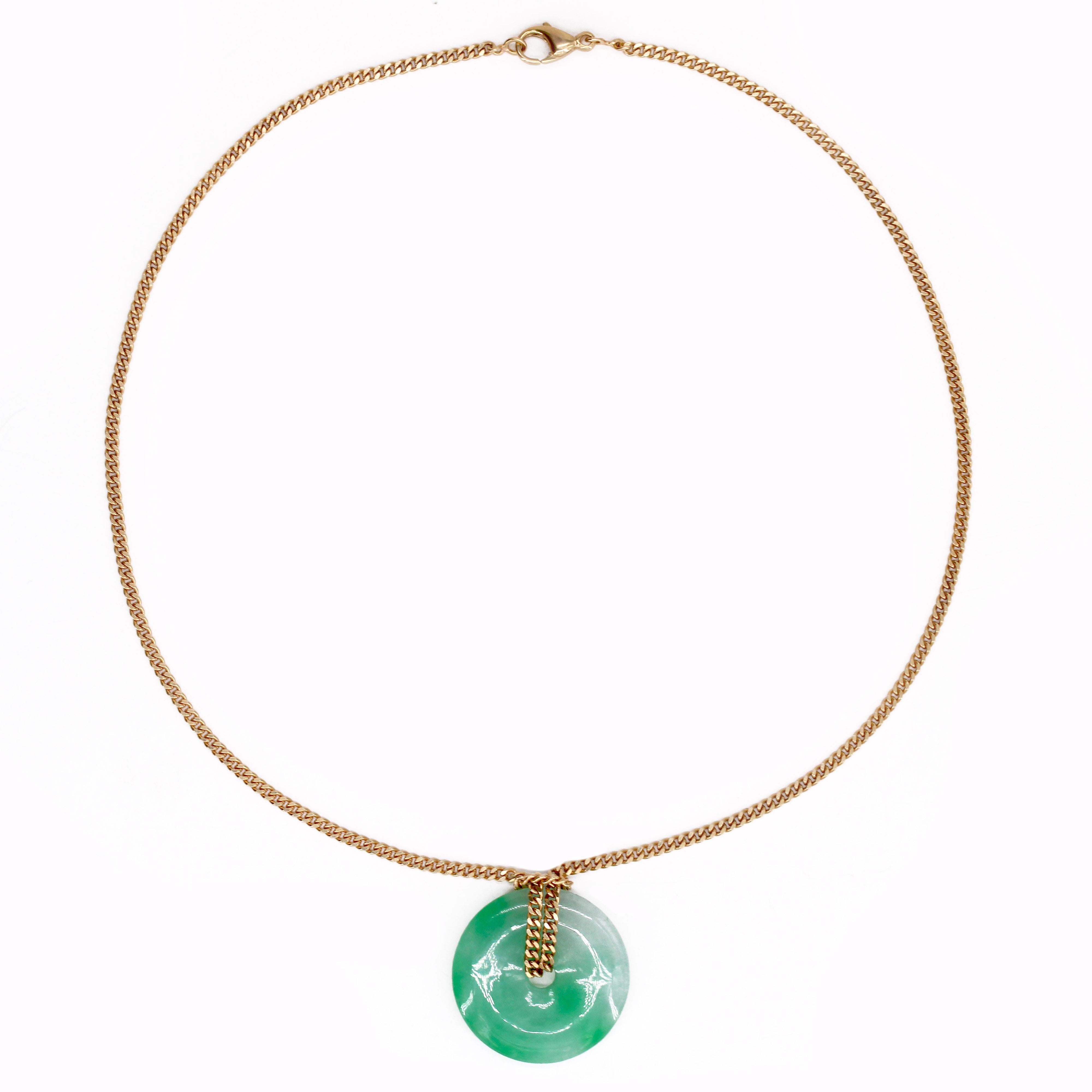 Taille cabochon Chaîne collier moderne d'occasion en or jaune 18 carats avec disques de jade en vente