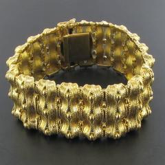 19th century French Chiseled Gold Ribbon Bracelet