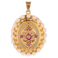 1960s Garnet Cultured Pearls 18 Karat Yellow Gold Pendant