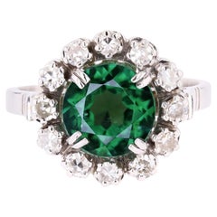 French 1970s Green Tourmaline Diamonds 18 Karat White Gold Daisy Ring