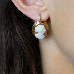 French 19th Century Cameo Shell 18 Karat Yellow Gold Lever Back Earrings