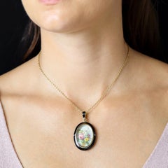 French 19th Century Ribbon Agate Enamel 18 Karat Yellow Gold Medallion Pendant