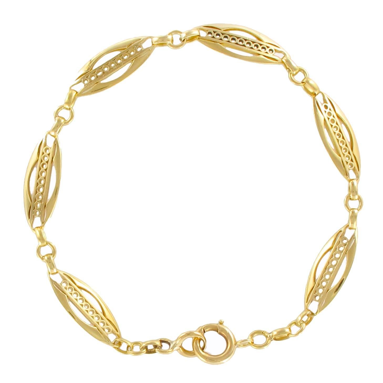 1900s French Belle Époque 18 Carat Yellow Gold Link Chain Bracelet