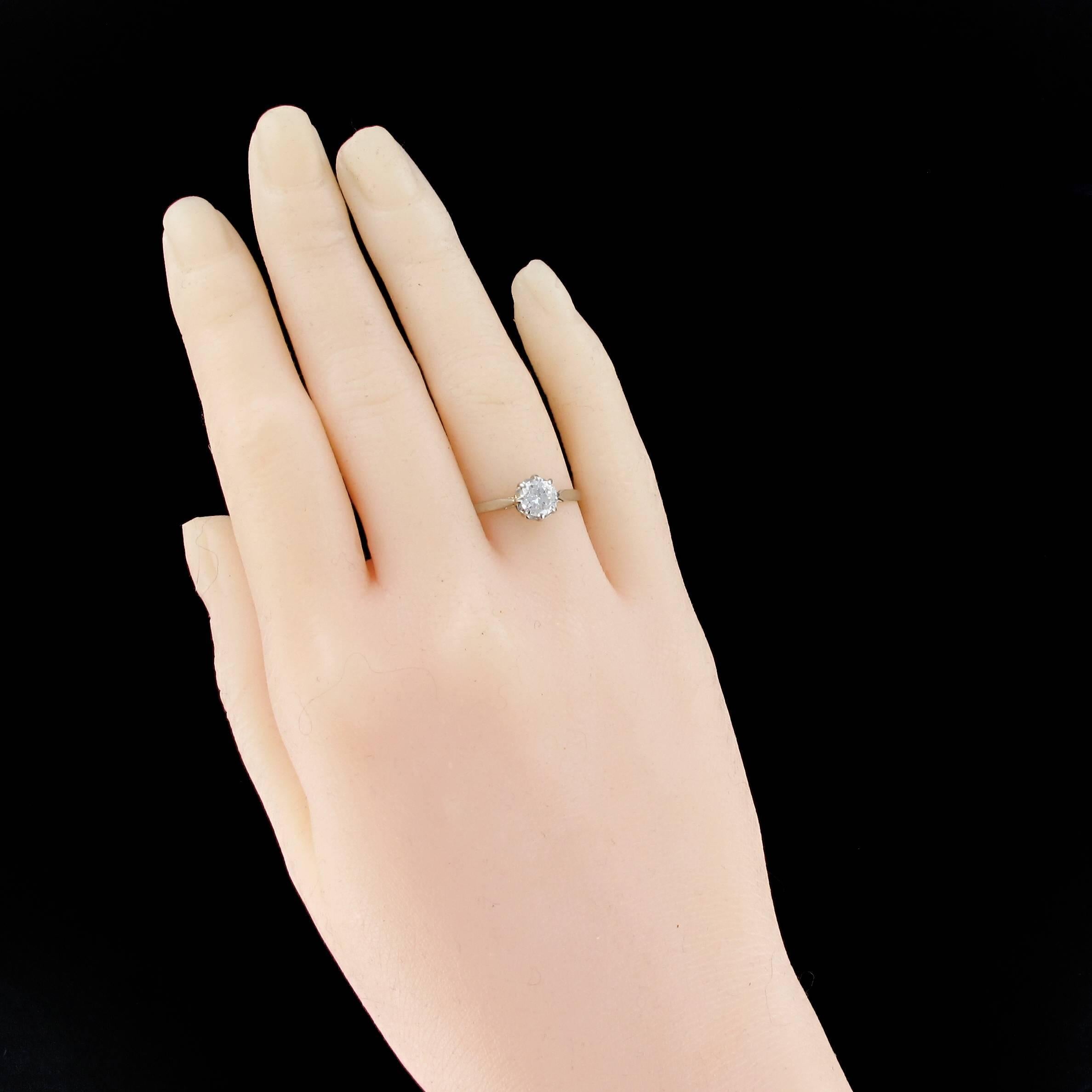 French Art Deco 0.60 Carat 18 Carat White Gold Solitaire Engagement Ring In New Condition In Poitiers, FR