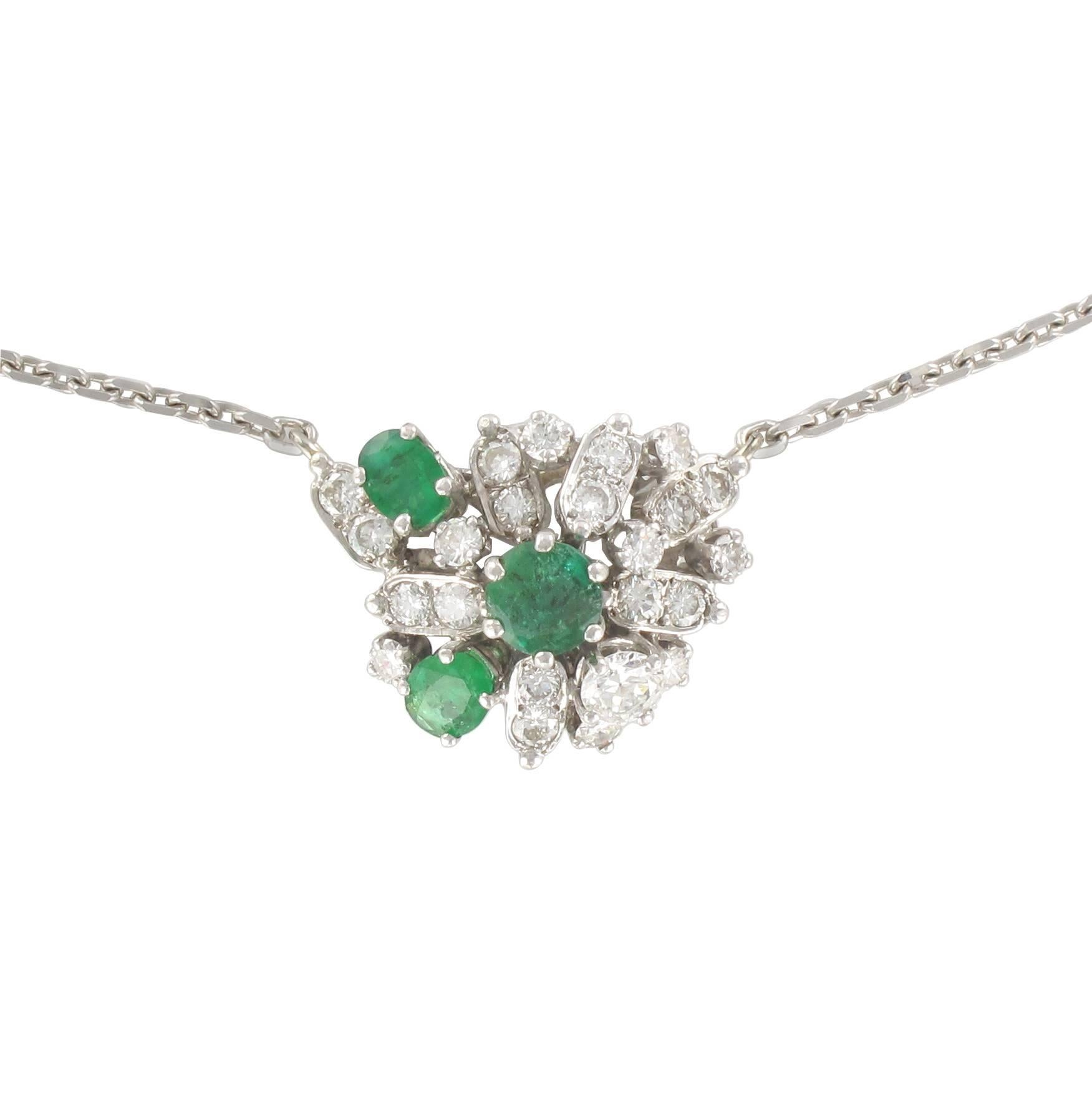 French 1970s Vintage 18 Carat White Gold Diamond Emerald Chain and Pendant