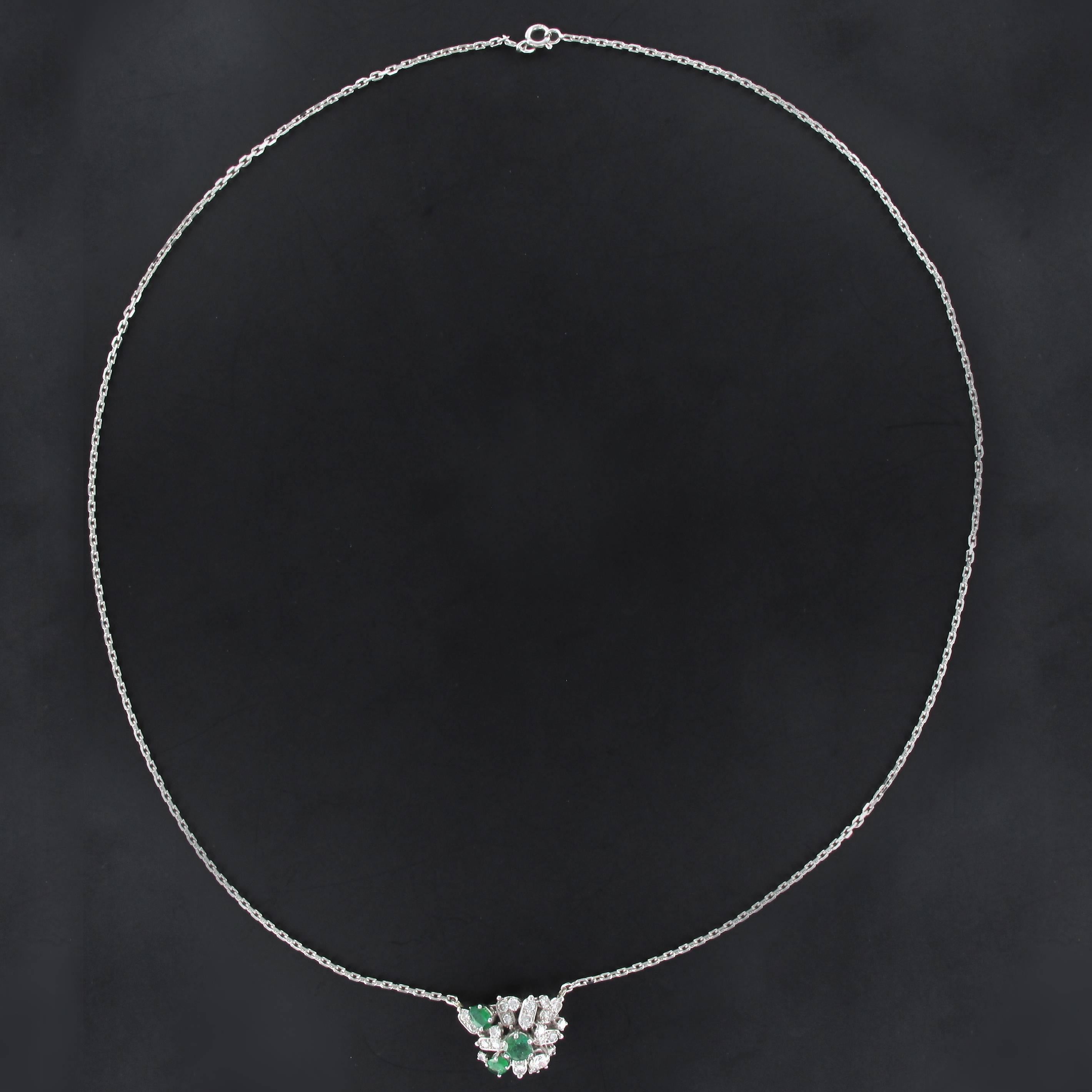 Women's French 1970s Vintage 18 Carat White Gold Diamond Emerald Chain and Pendant
