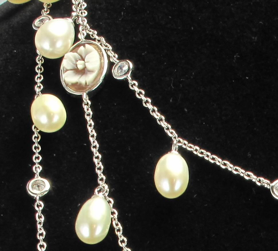 Italian White Vermeil Cultured Pearls Crystals Cameo Long Necklace In New Condition In Poitiers, FR