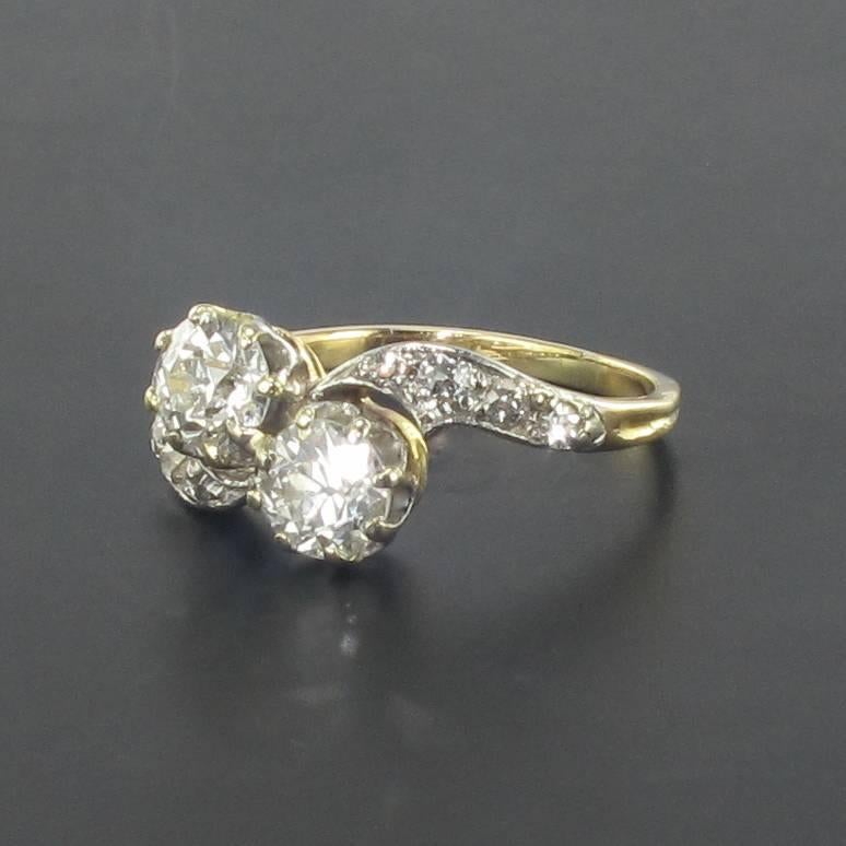 Belle Époque 1900s Toi et Moi 1.40 Carat Diamond Yellow Gold Engagement Ring