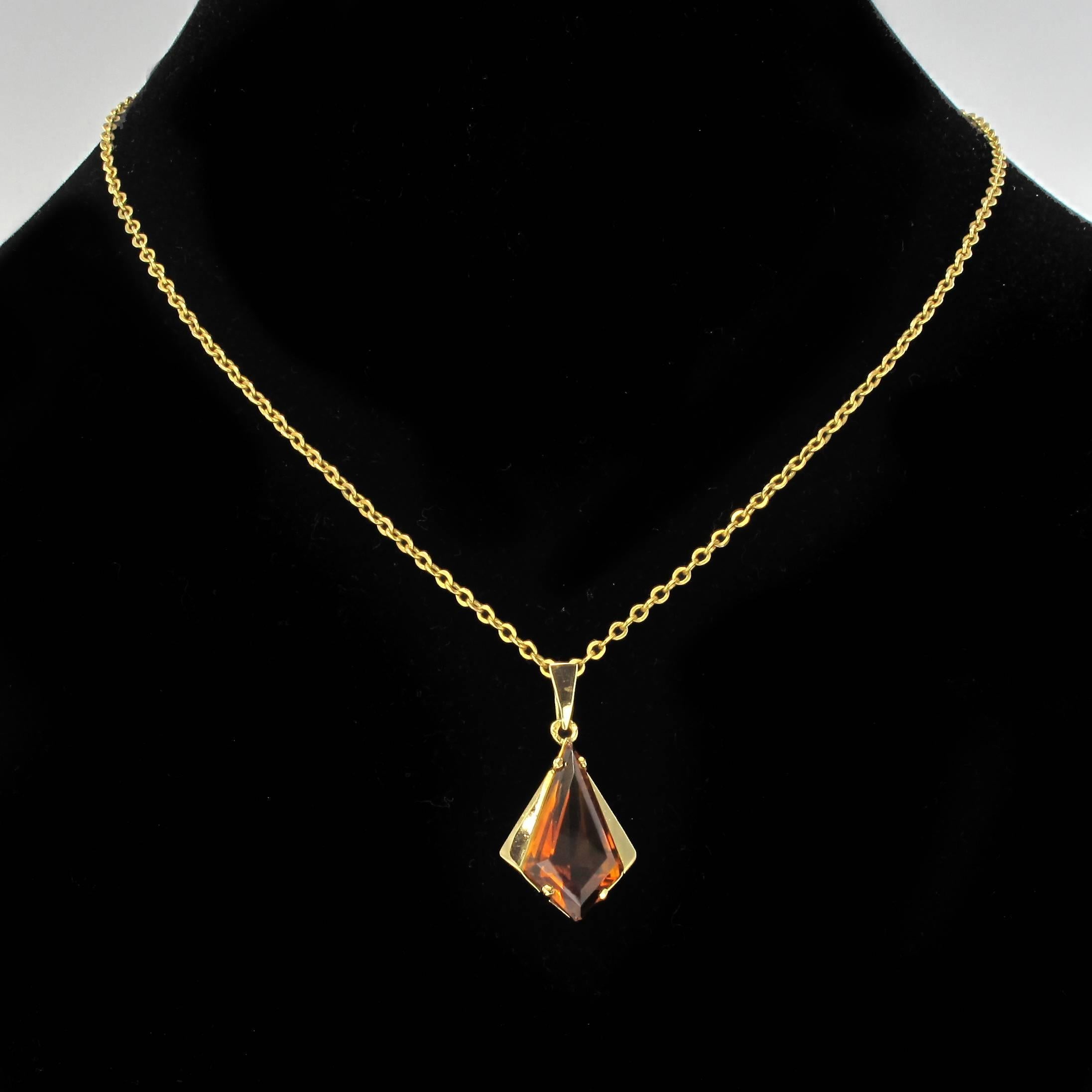 1970s French Retro Citrine 18 Karat Yellow Gold Pendant In Excellent Condition In Poitiers, FR
