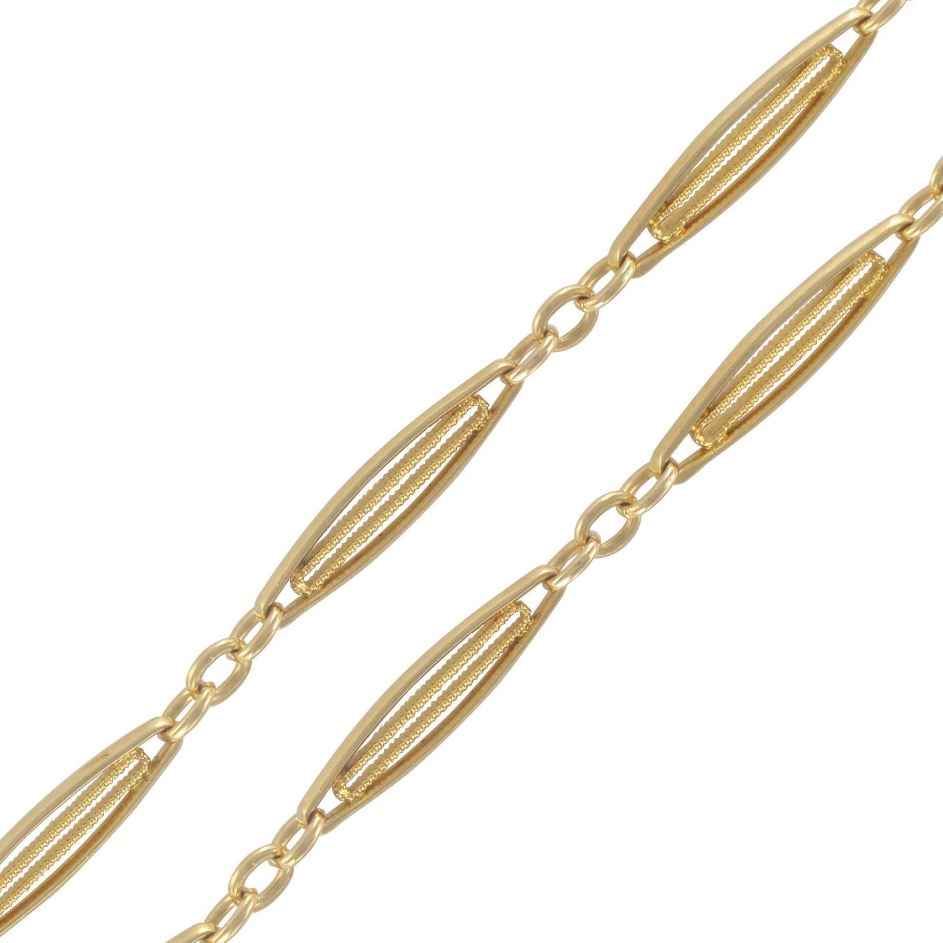 French 1900's Belle epoque 18 Karats Yellow Gold Long Chain Necklace