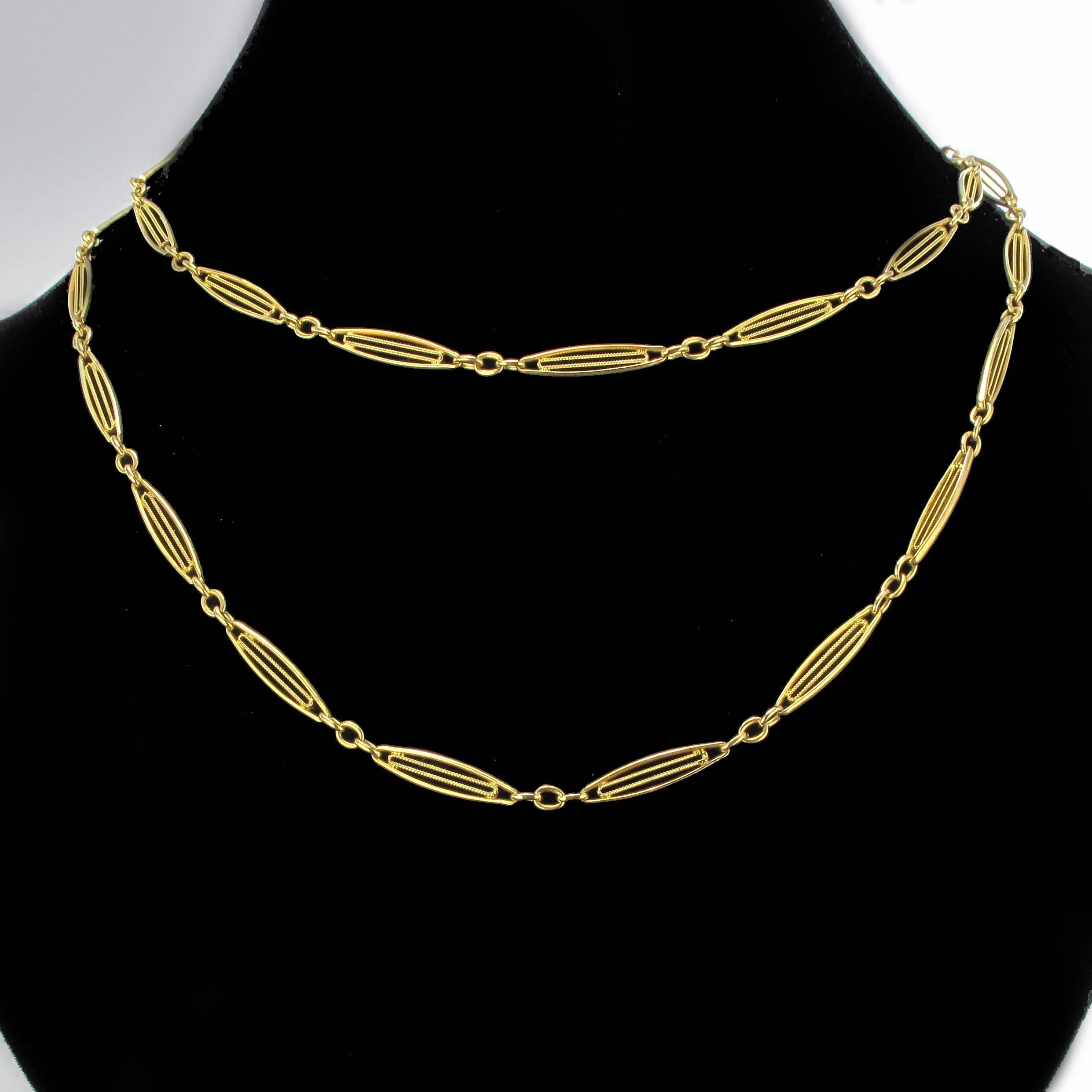 Belle Époque French 1900's Belle epoque 18 Karats Yellow Gold Long Chain Necklace