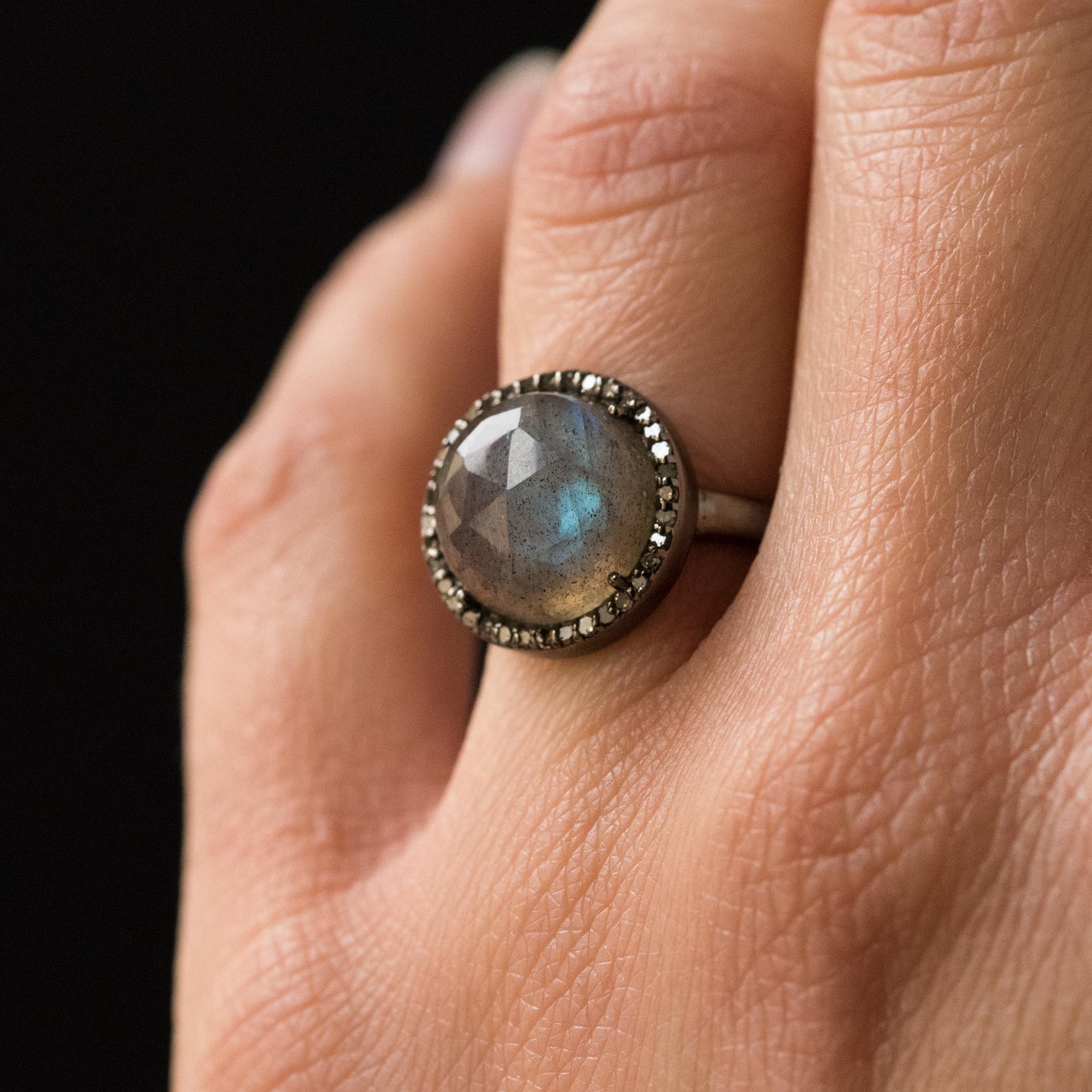New Labradorite Diamonds Silver Cluster Ring In New Condition In Poitiers, FR