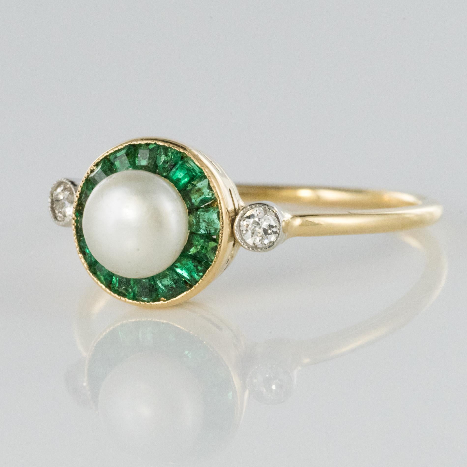 Belle Époque 1920s Edwardian Natural Pearl Calibrated Emerald Yellow Gold Ring