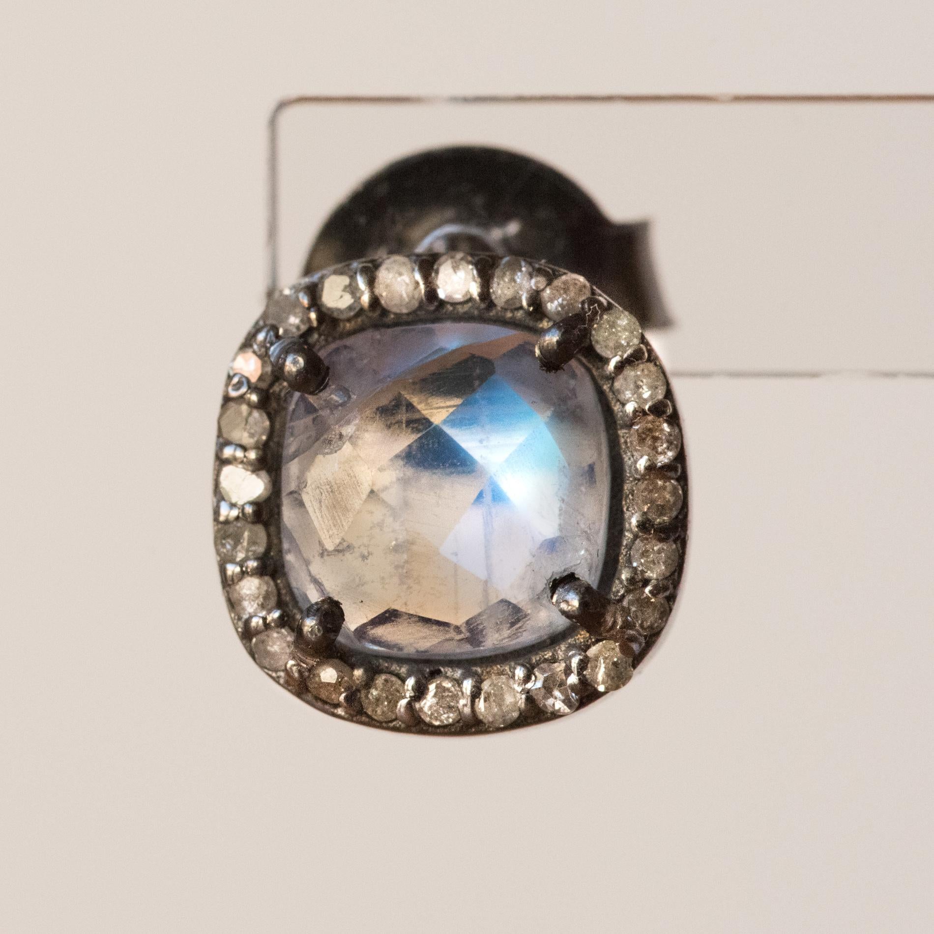 New Moonstones Diamonds Silver Stud Earrings In New Condition In Poitiers, FR