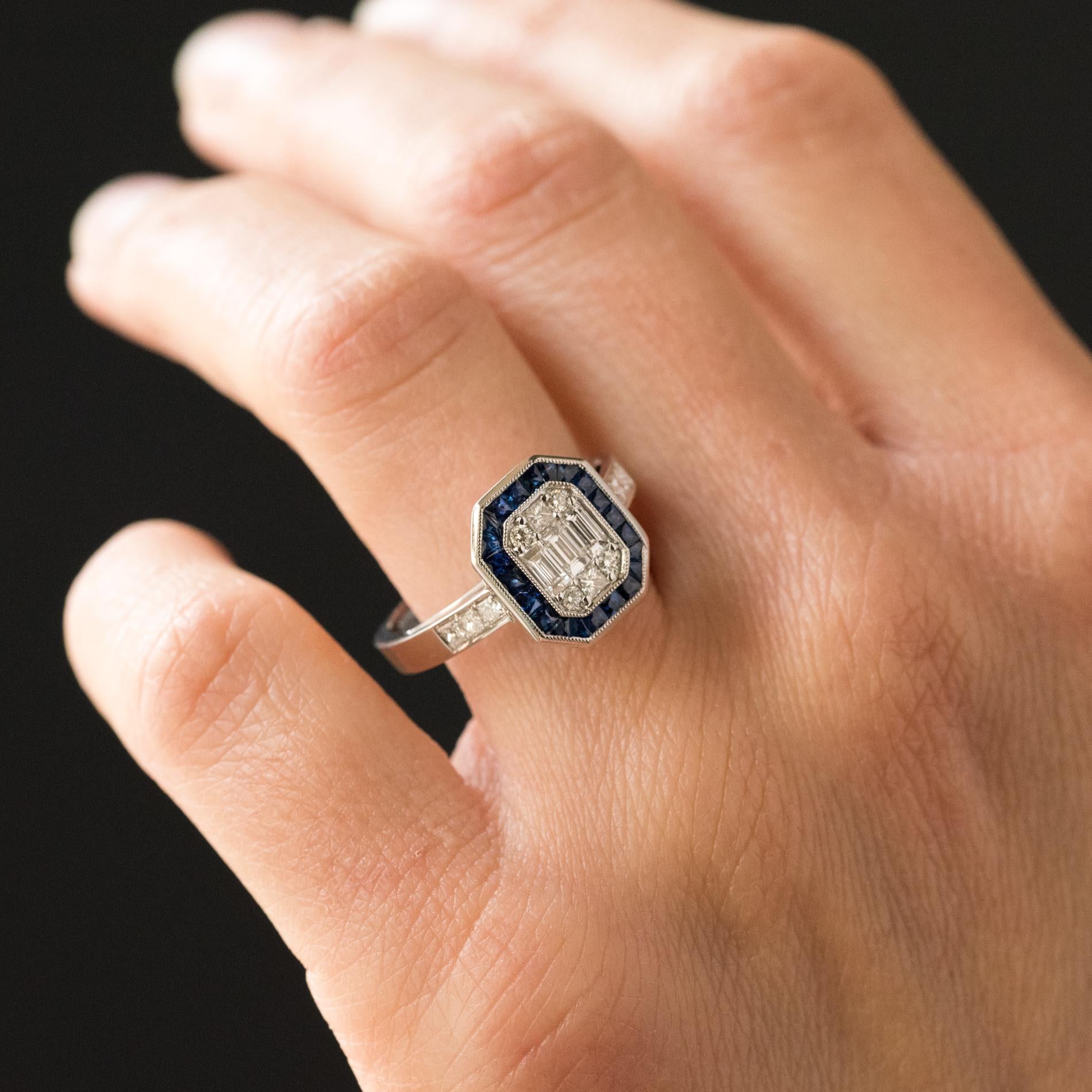 Art Deco Style Diamond Calibrated Sapphires Ring im Zustand „Neu“ in Poitiers, FR