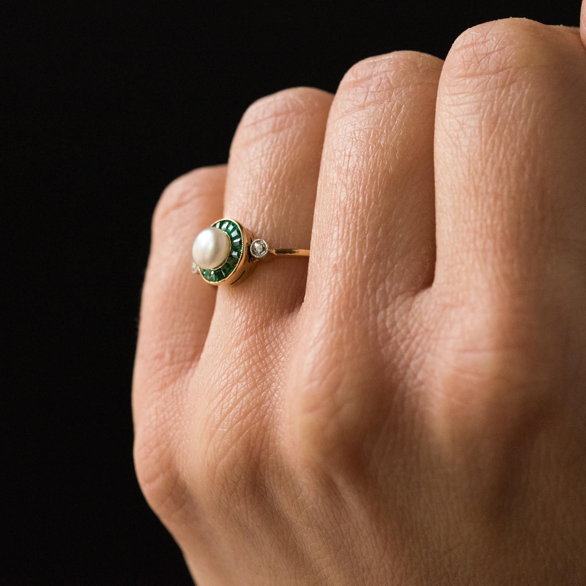 Belle Époque 1920s Edwardian Natural Pearl Calibrated Emerald Yellow Gold Ring