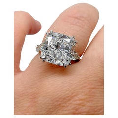 Bague de fiançailles 9.27 carats diamant taille coussin