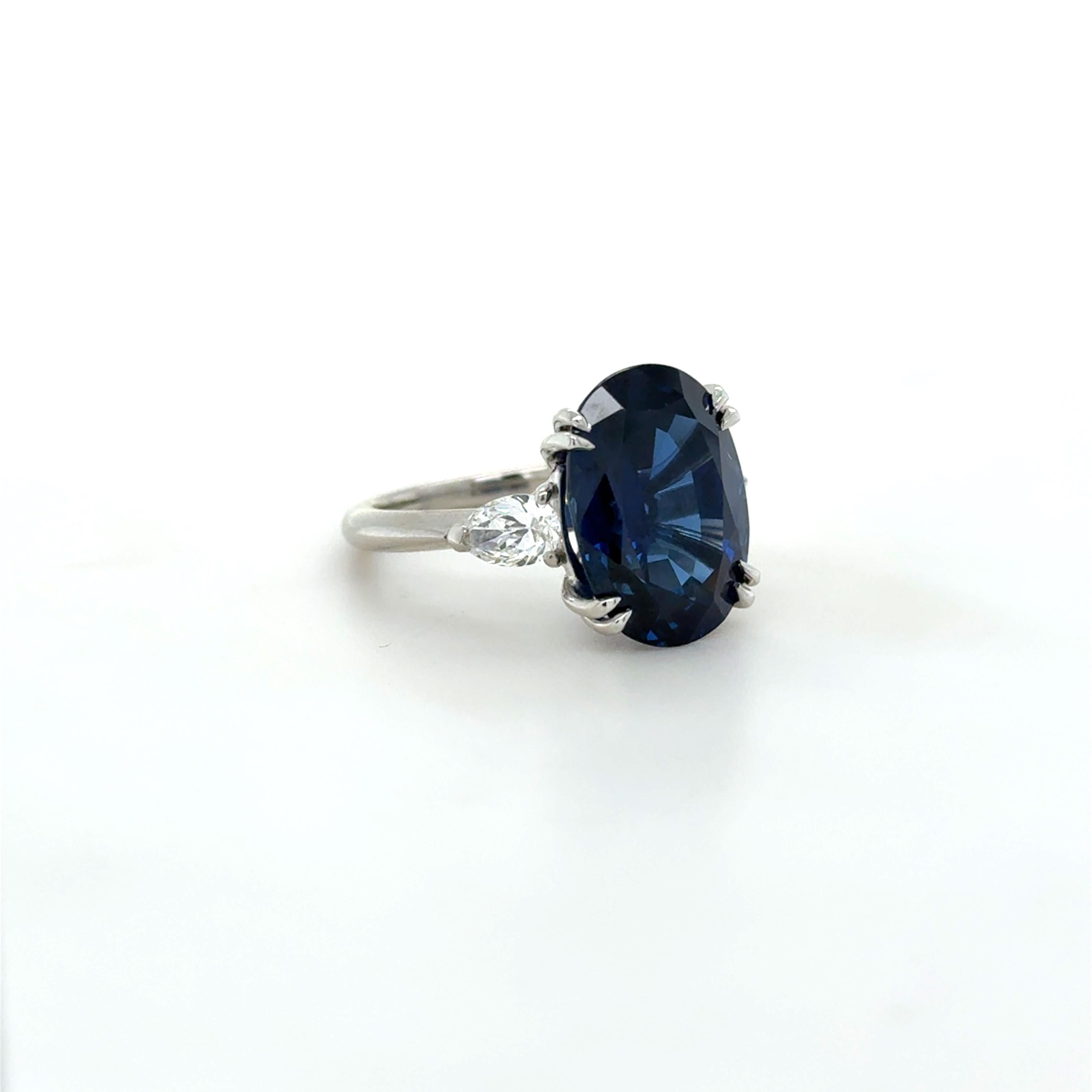 AGL zertifizierter 9,77 Karat Saphir und Diamant Ring Damen im Angebot