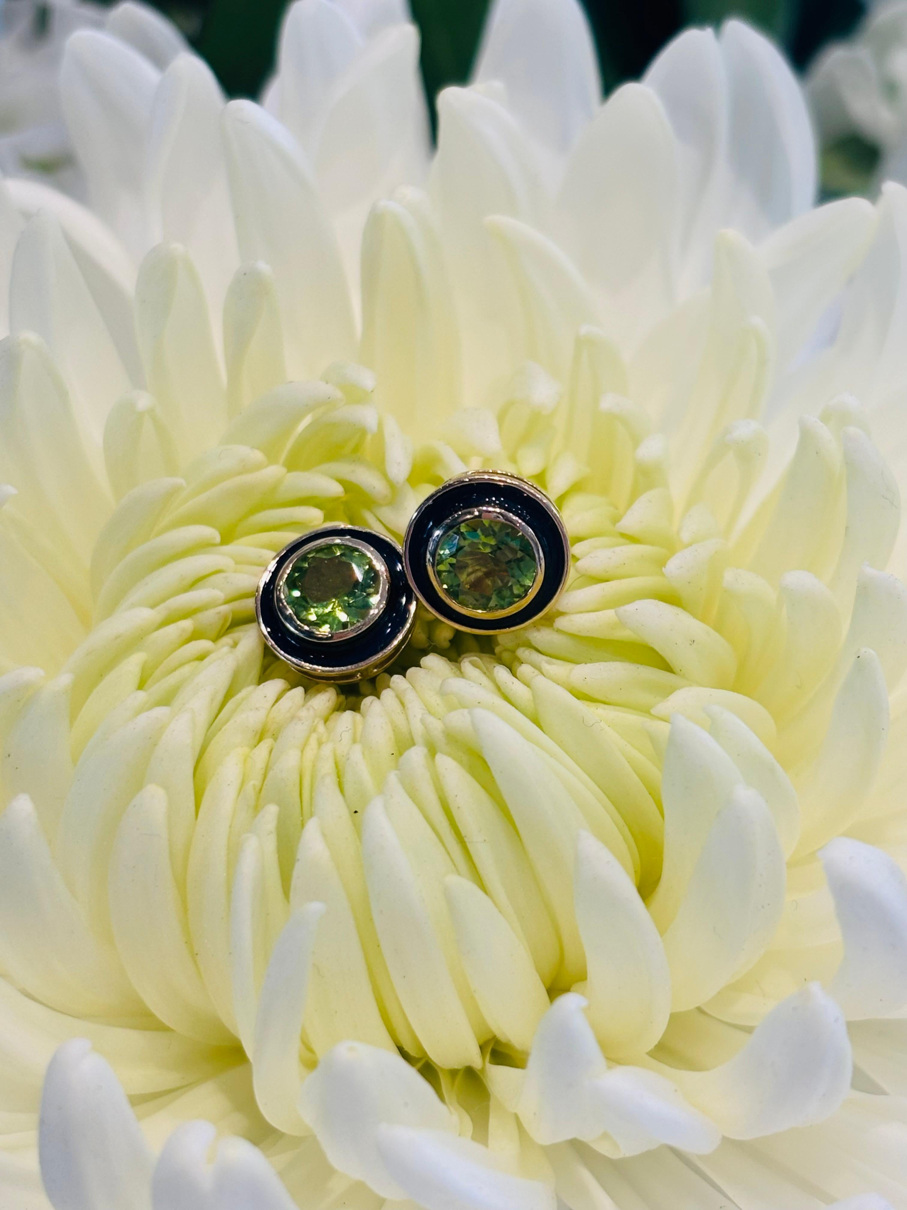 Augustine Jewell - Boucles d'oreilles péridot et émail marine Unisexe en vente