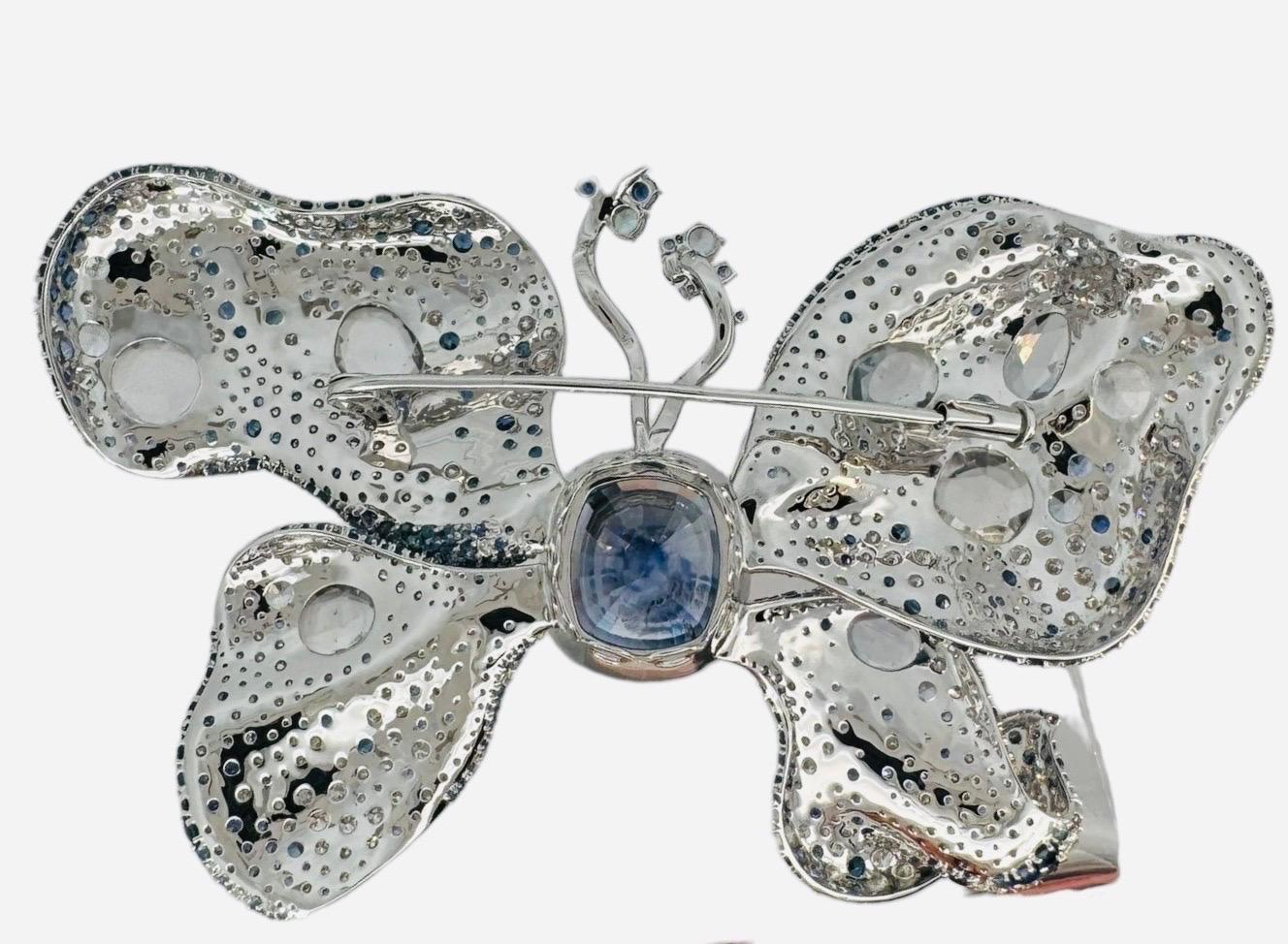 GIA Certified 12.01 Carat Sapphire and Diamond Butterfly Brooch For Sale 7